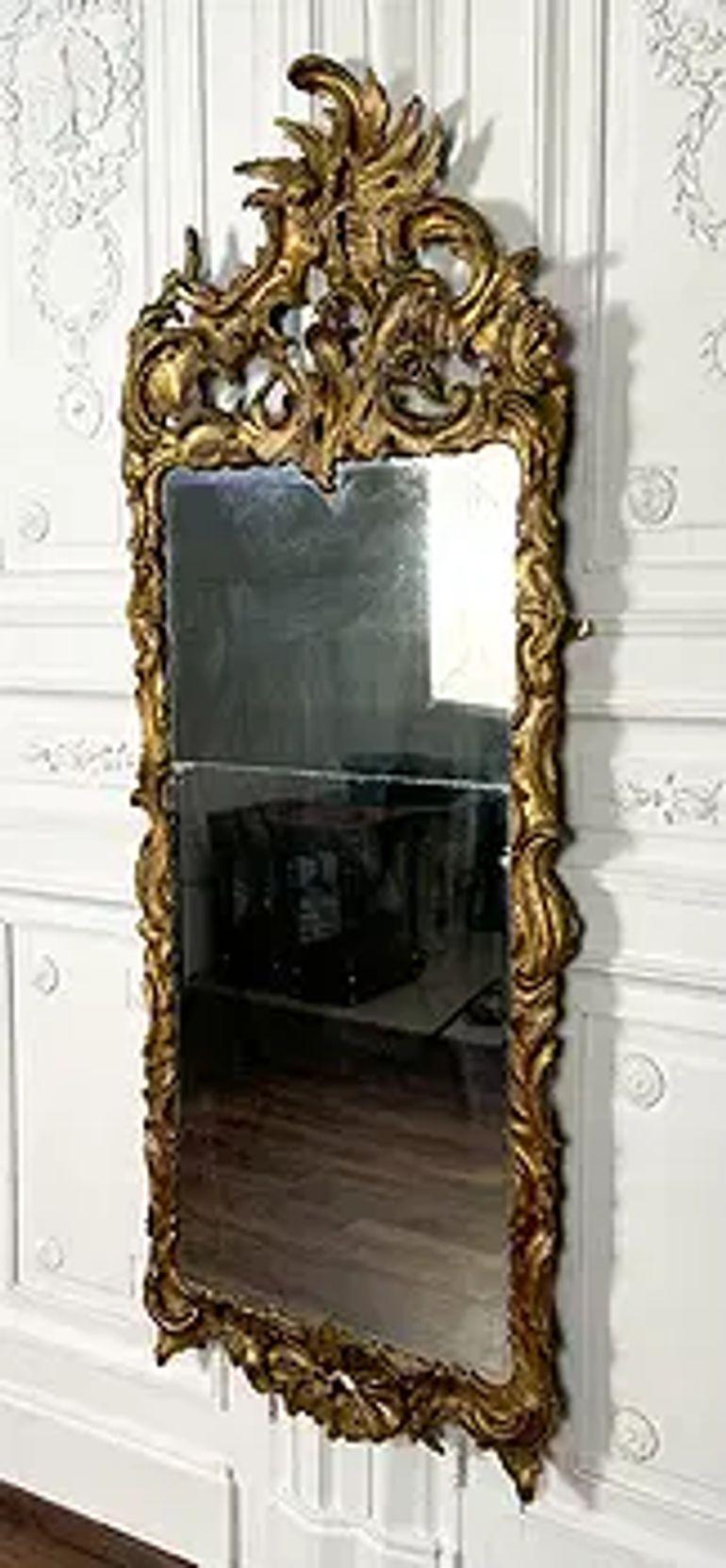 18th Century and Earlier Pair of French Rococo Giltwood Mirrors For Sale