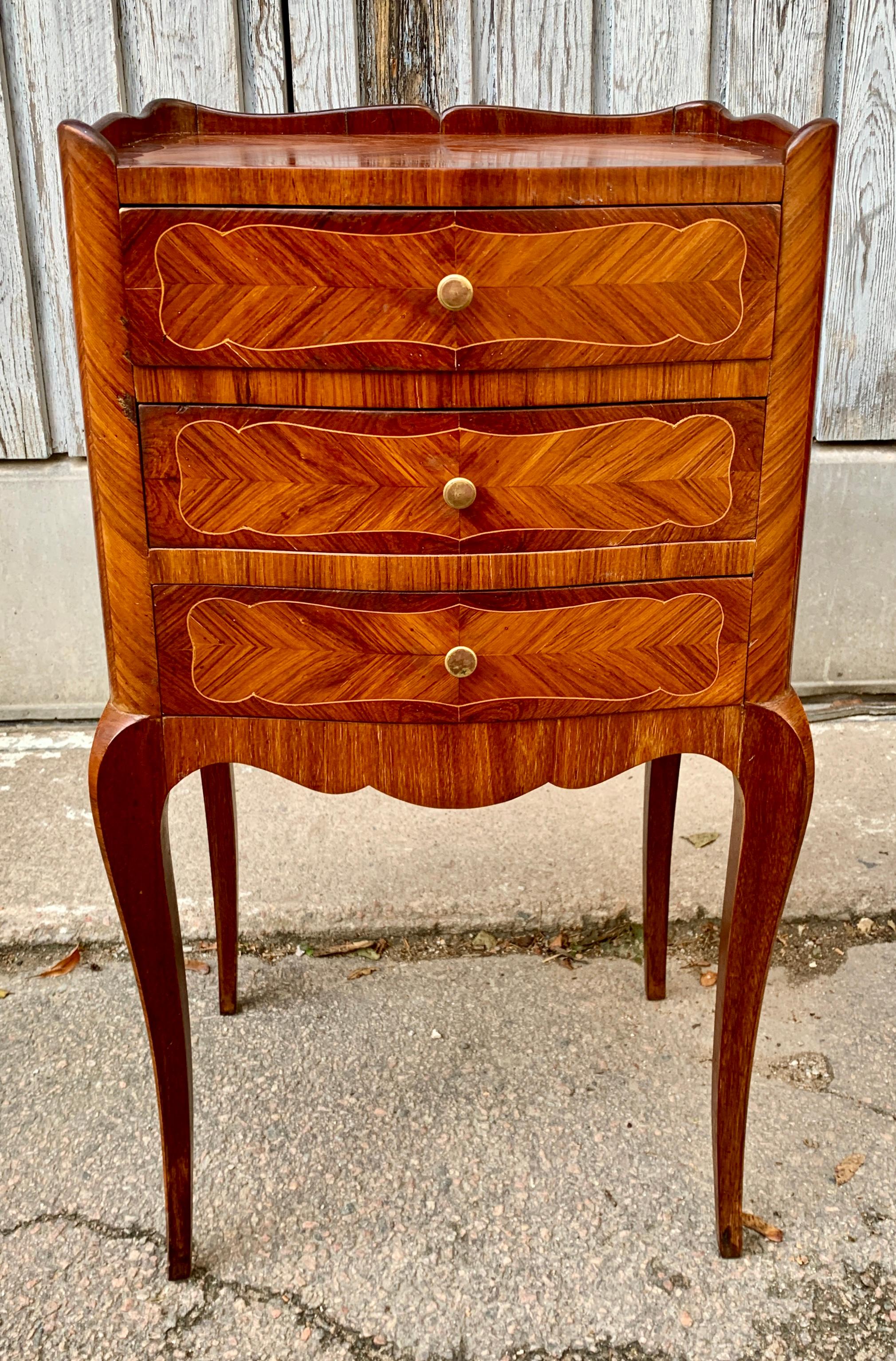 Pair of French Rococo Nightstands In Mahogany  7
