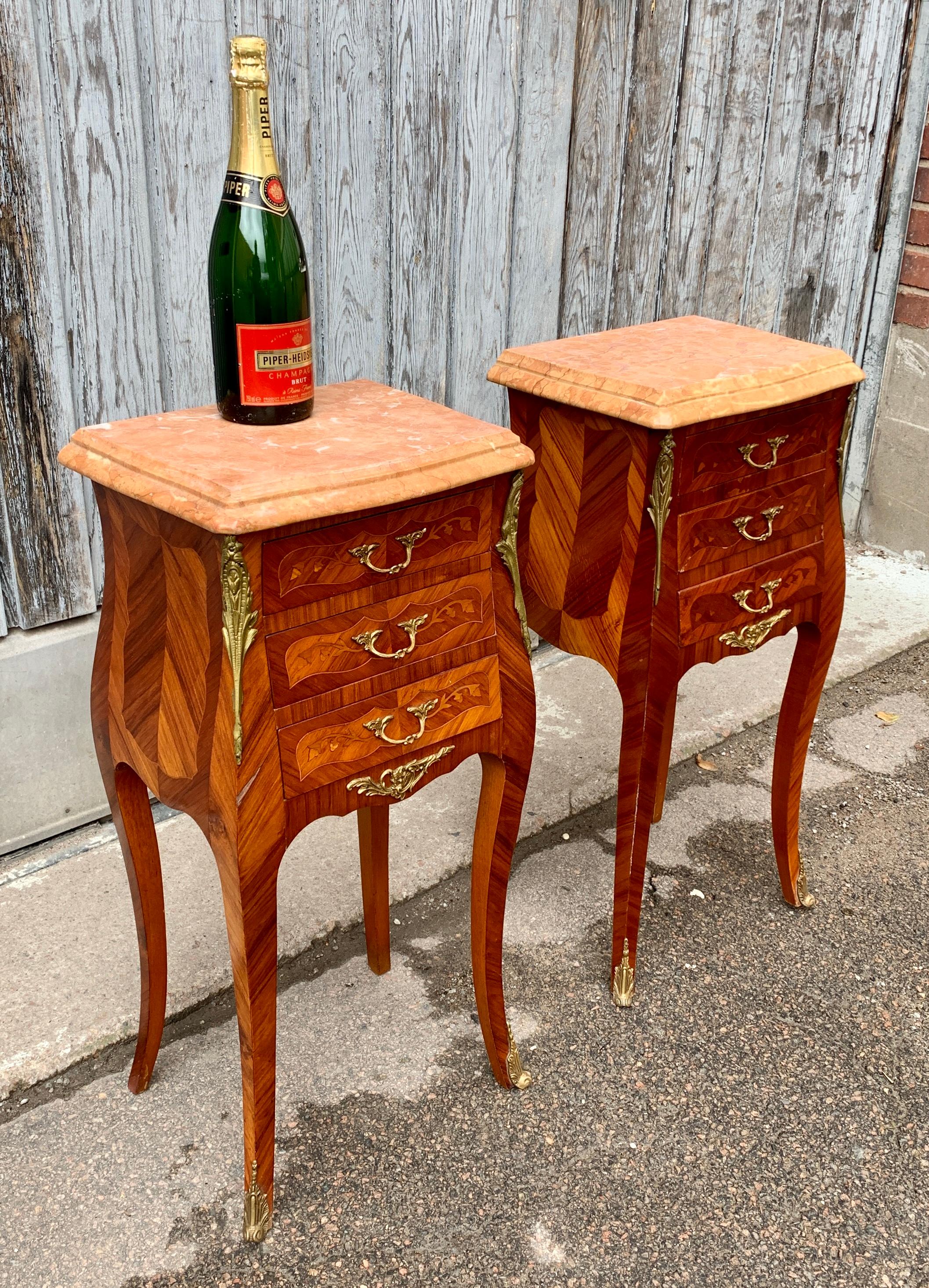 Pair of French Rococo Nightstands in Marquetry With Pink Marble Tops For Sale 14