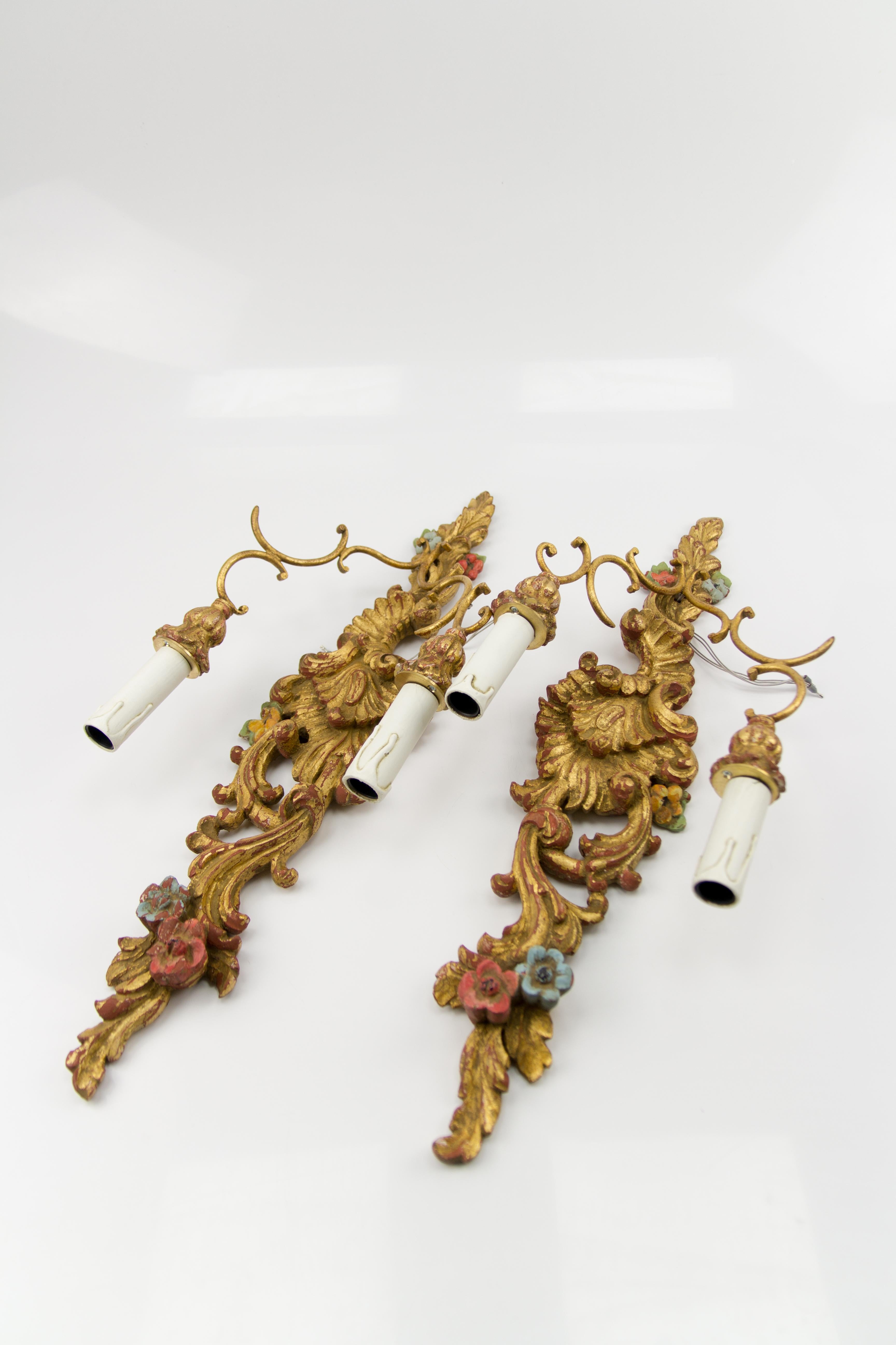 Pair of French Rococo Style Carved and Polychrome Painted Wood Sconces, 1930s For Sale 9