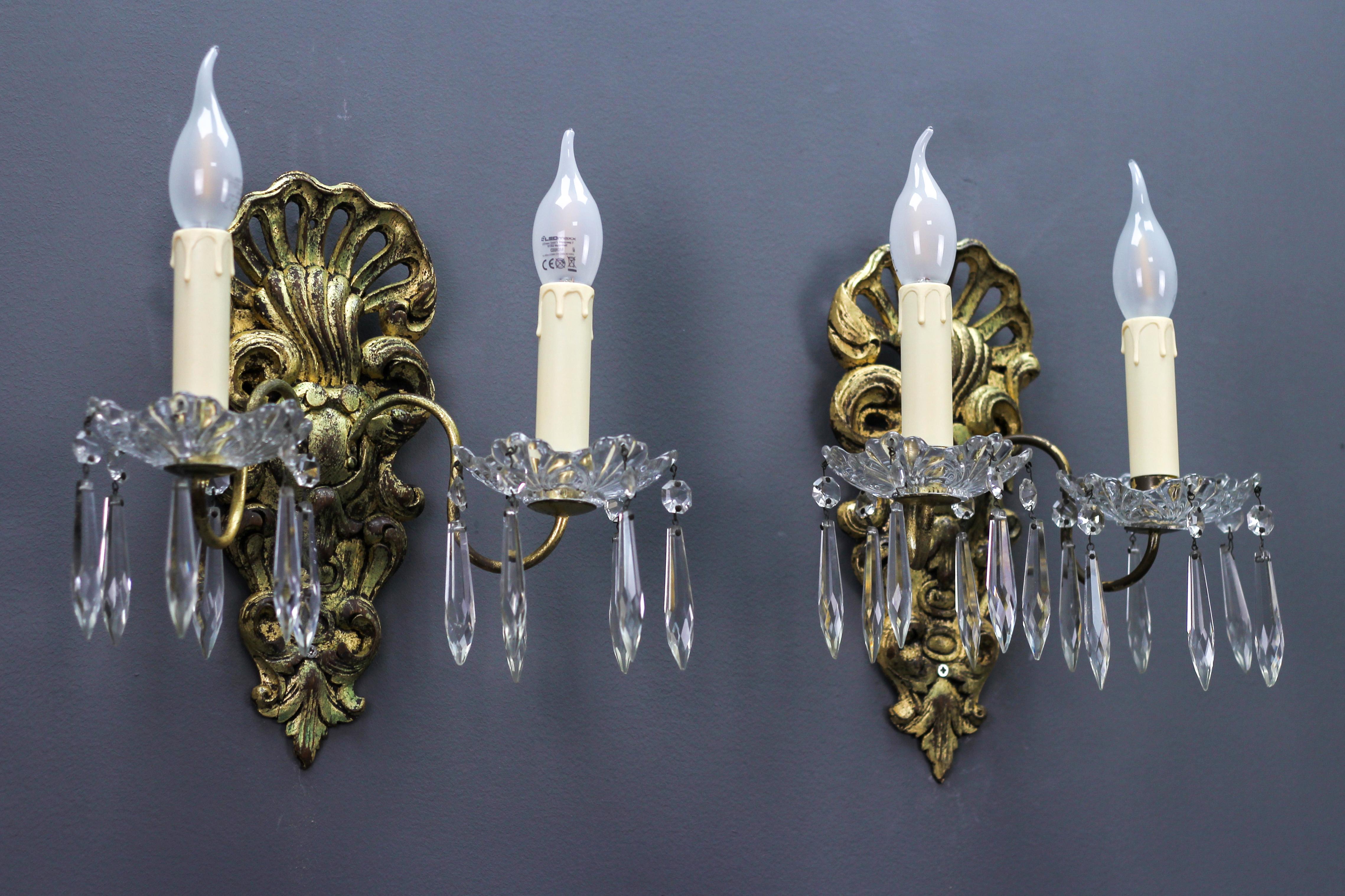 Pair of French Rococo Style Carved Giltwood and Crystal Glass Sconces For Sale 15