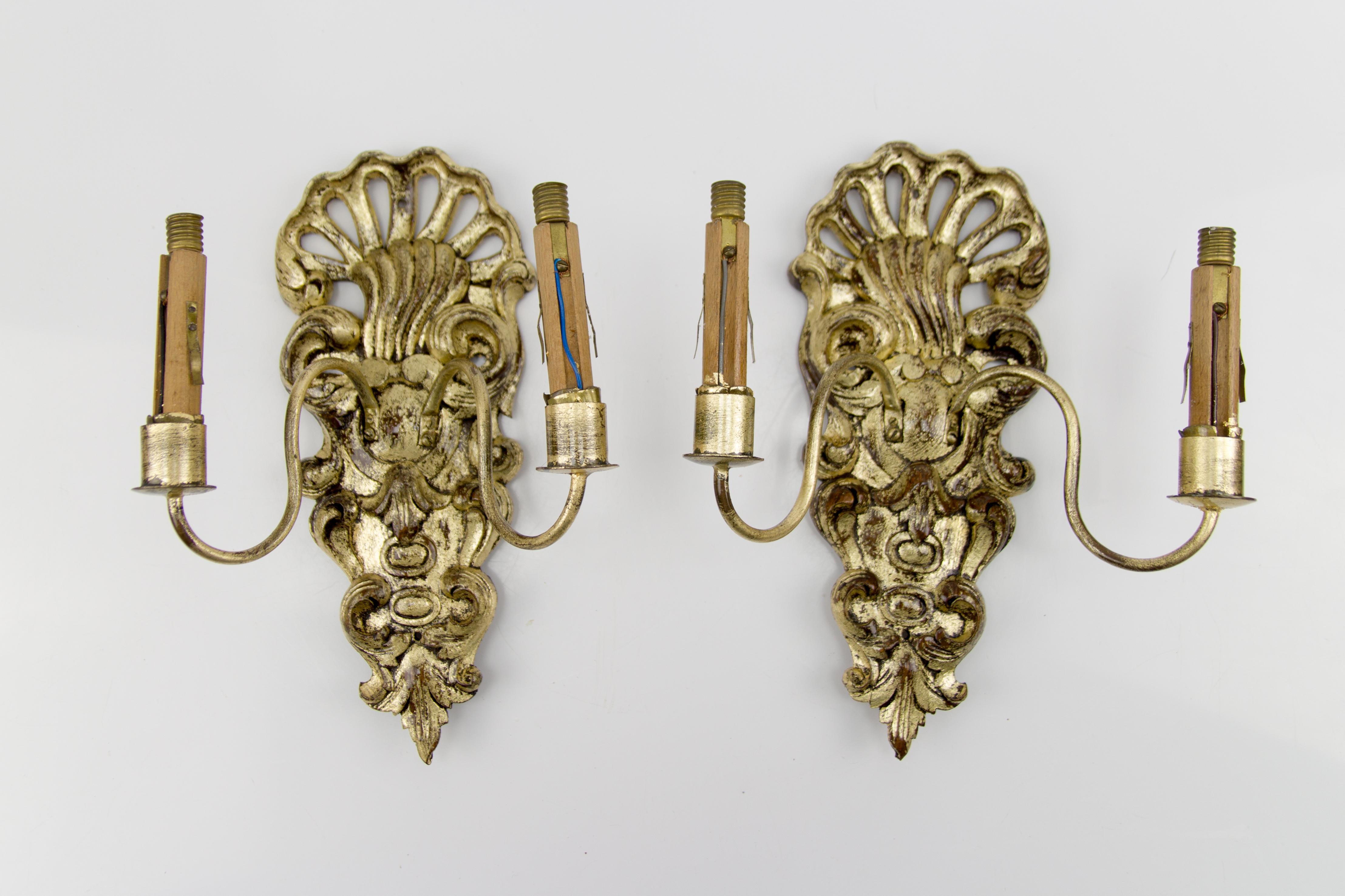 Pair of French Rococo Style Carved Wood and Crystal Glass Sconces 10