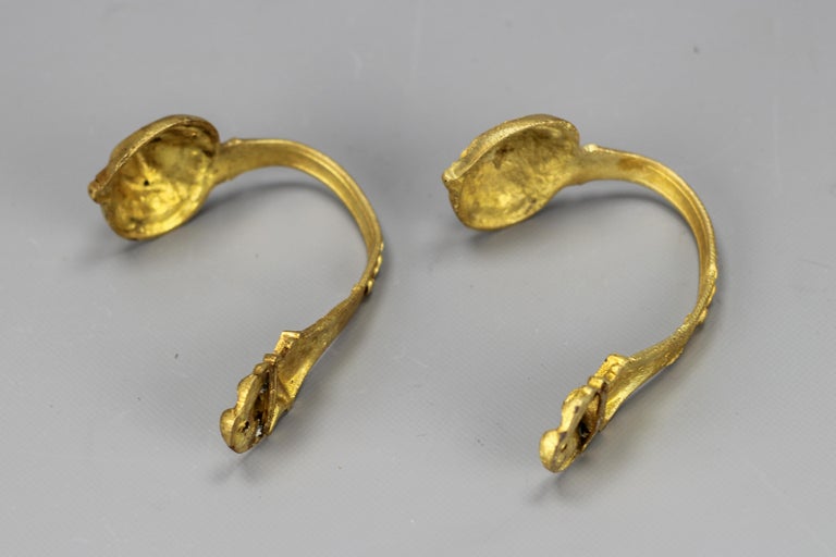 Pair of French Rococo Style Gilt Bronze Curtain Tiebacks or Curtain Holders For Sale at 1stDibs
