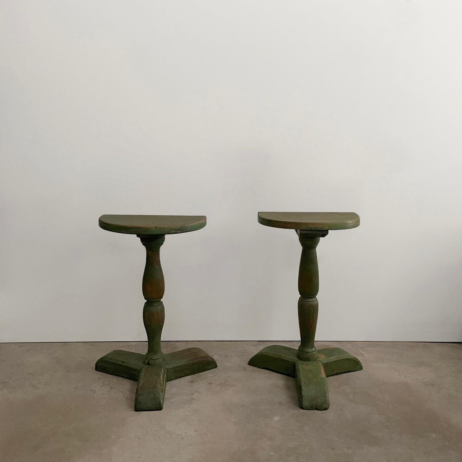 Pair of French Rustic End Tables In Good Condition For Sale In Los Angeles, CA