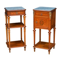 Coppia di comodini francesi in legno satinato del 1900 circa
