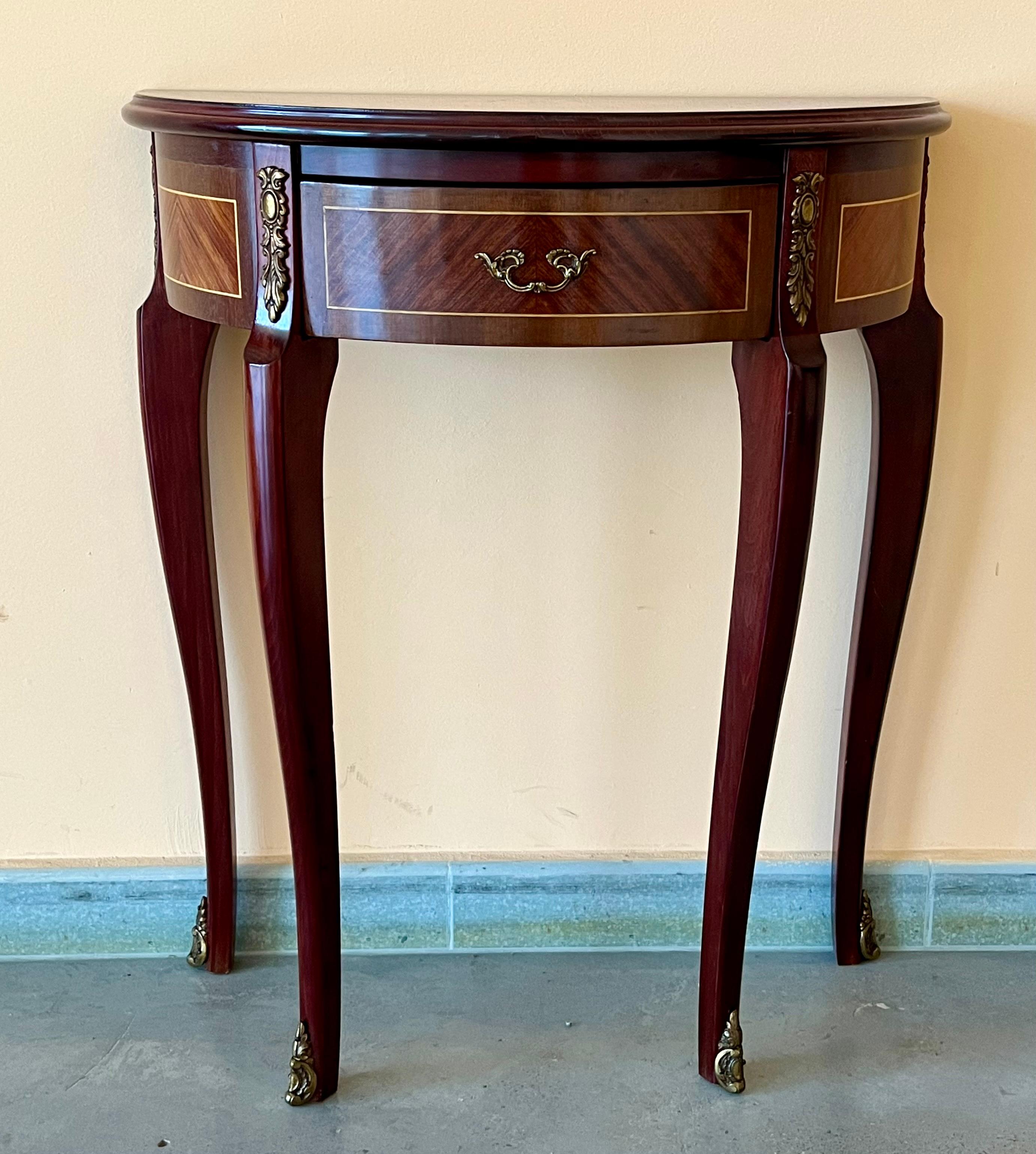 20th Century Pair of French Satinwood Marquetry Nightstands with Drawer