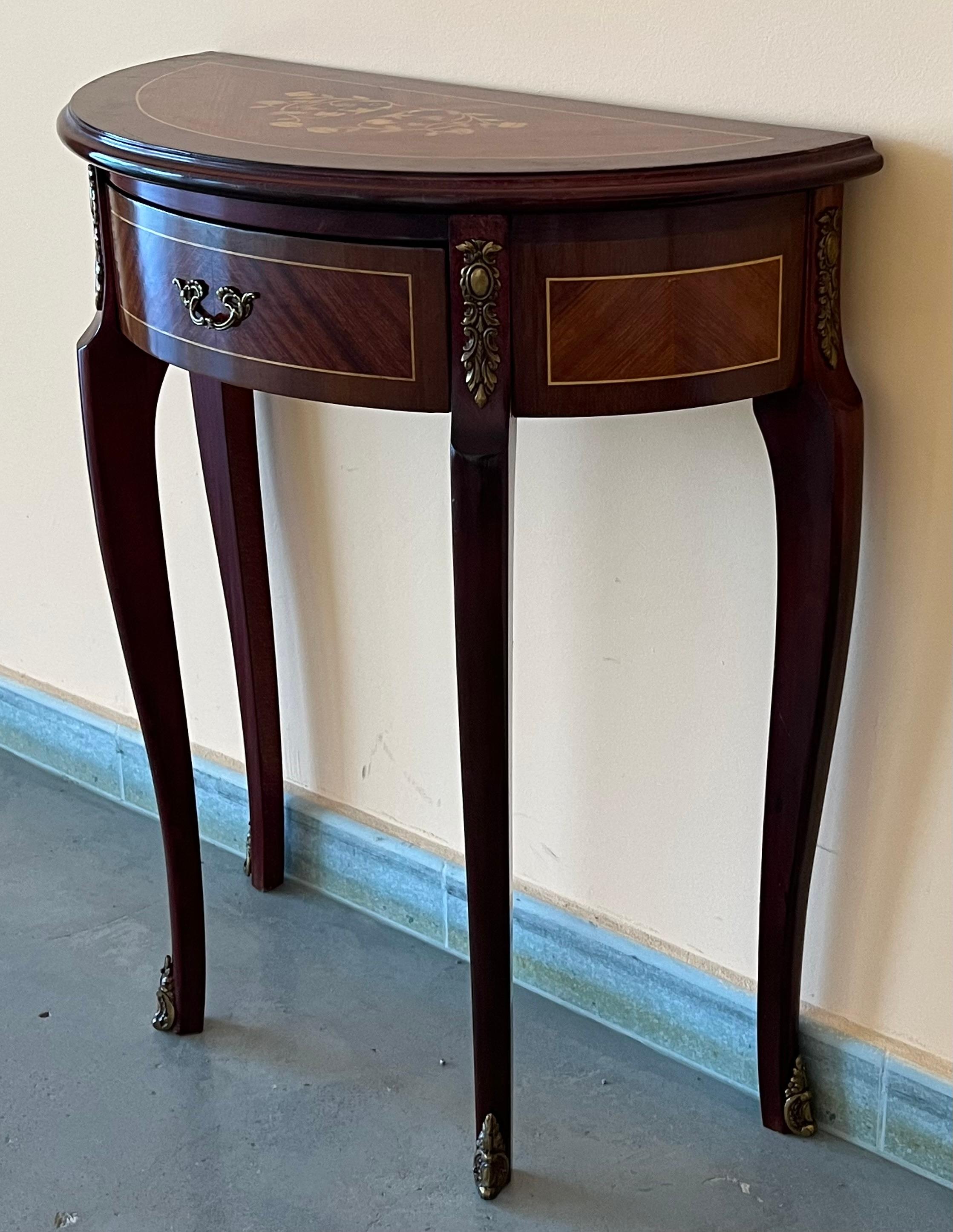 Pair of French Satinwood Marquetry Nightstands with Drawer 1