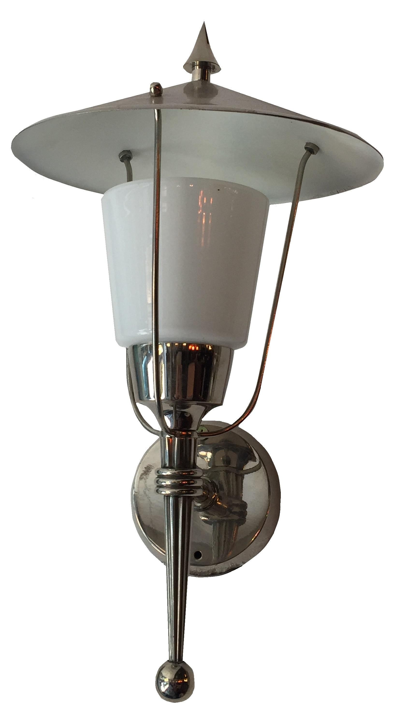 Sconce 
Style: Art Deco
Year: 1930
Chic and Elegant
To take care of your property and the lives of our customers, the new wiring has been done.
If you want to live in the golden years, this is the Wall light that your project needs.
We have