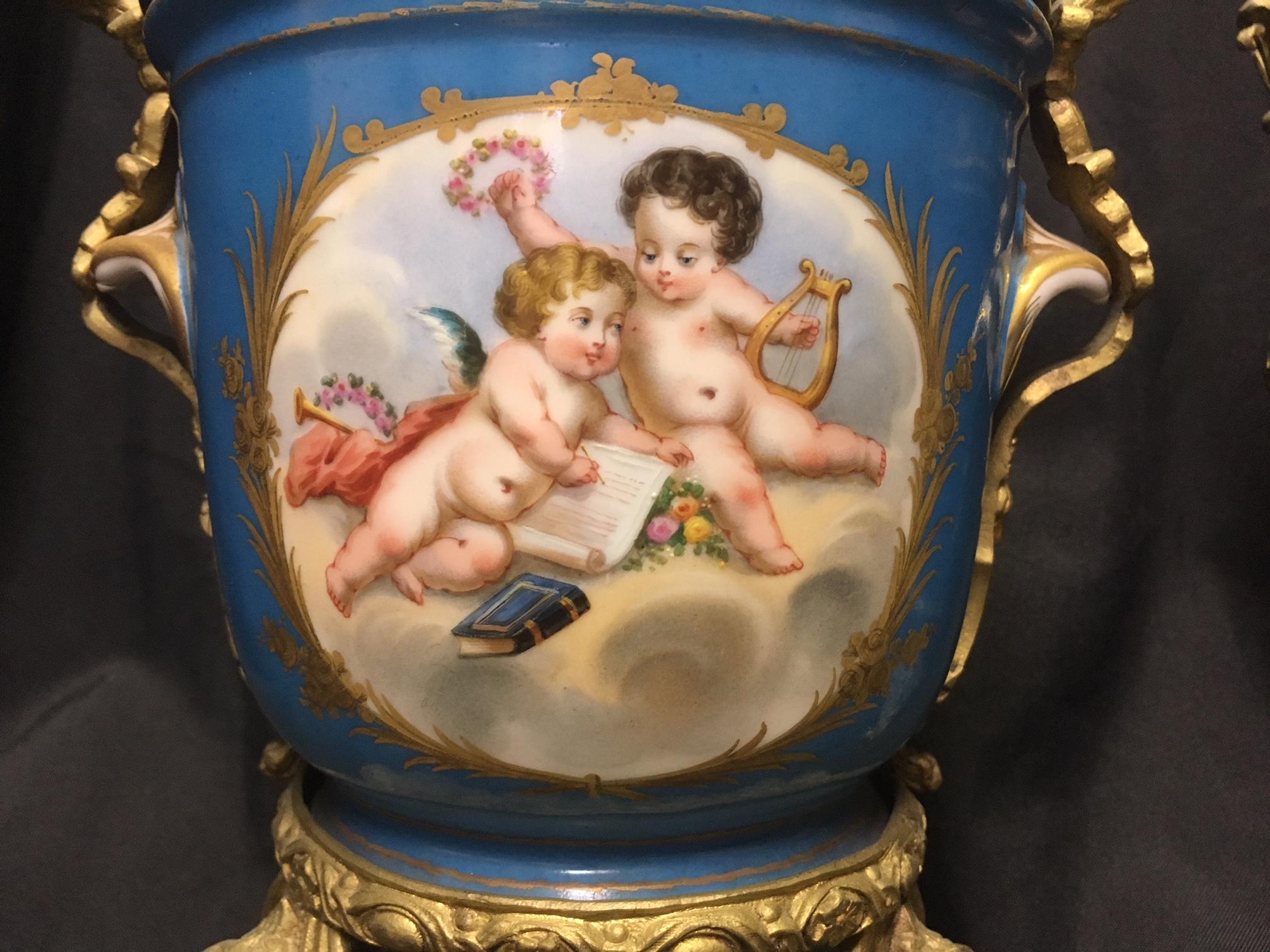 Pair of French Sevres Style Ormolu-Mounted Porcelain Planters In Good Condition In Cypress, CA