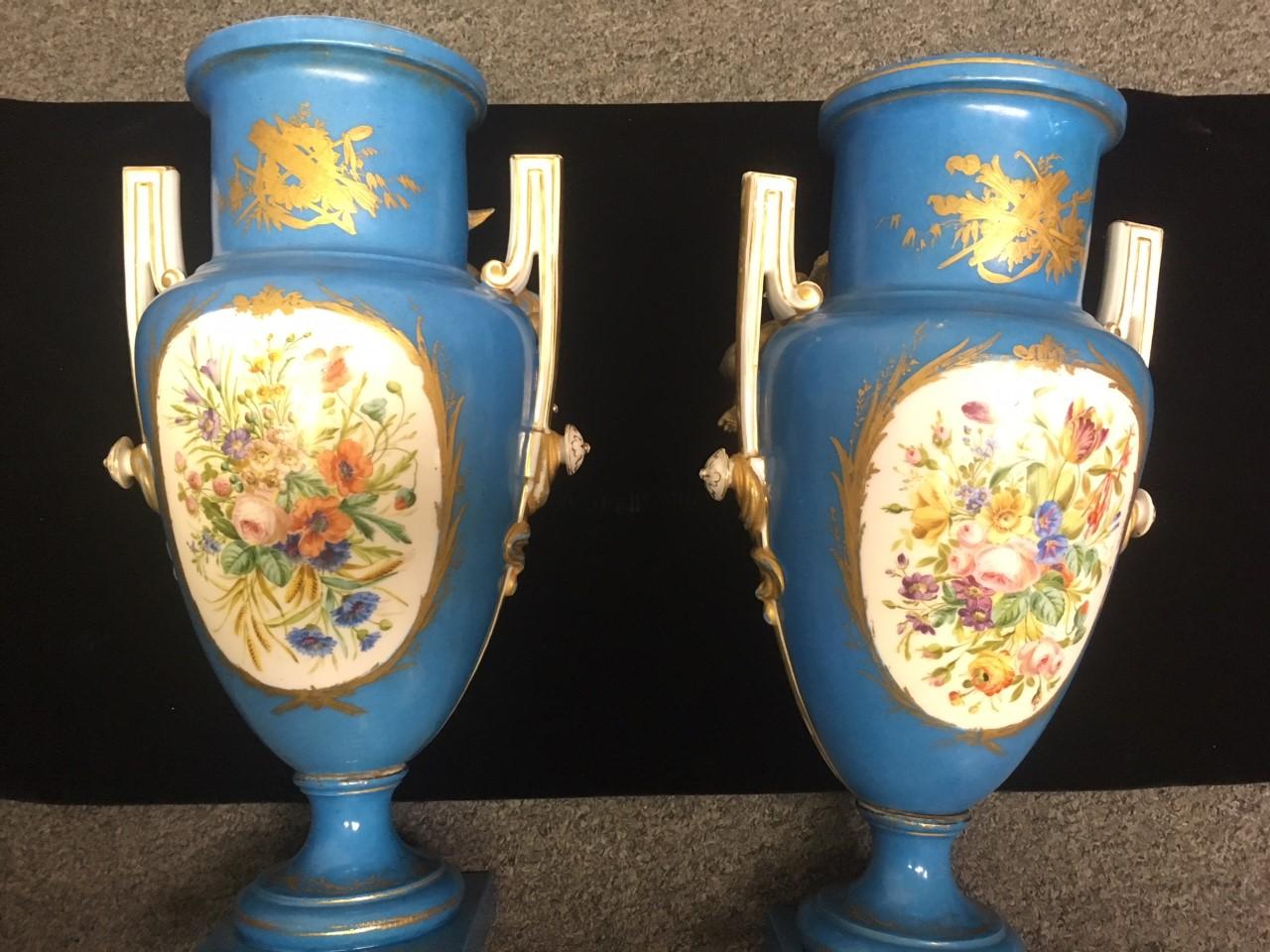 Pair of French Sèvres Style Porcelain Vases, 19th Century 4