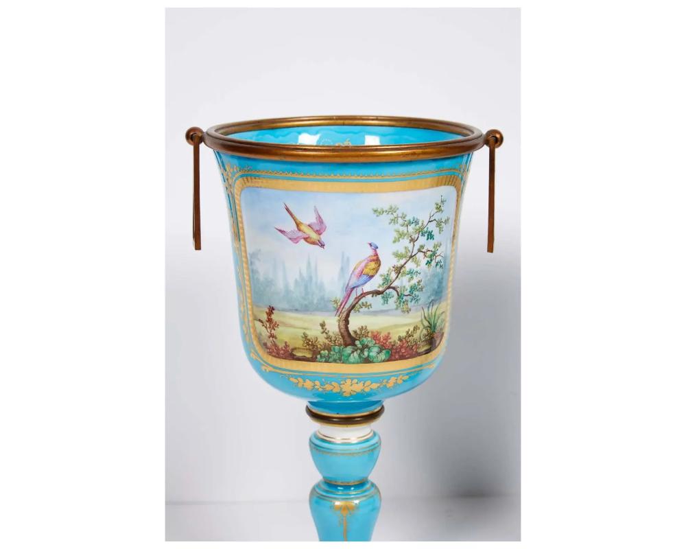 Paar franzsische trkisfarbene Porzellanbecher oder Vasen im Sevres-Stil im Angebot 3