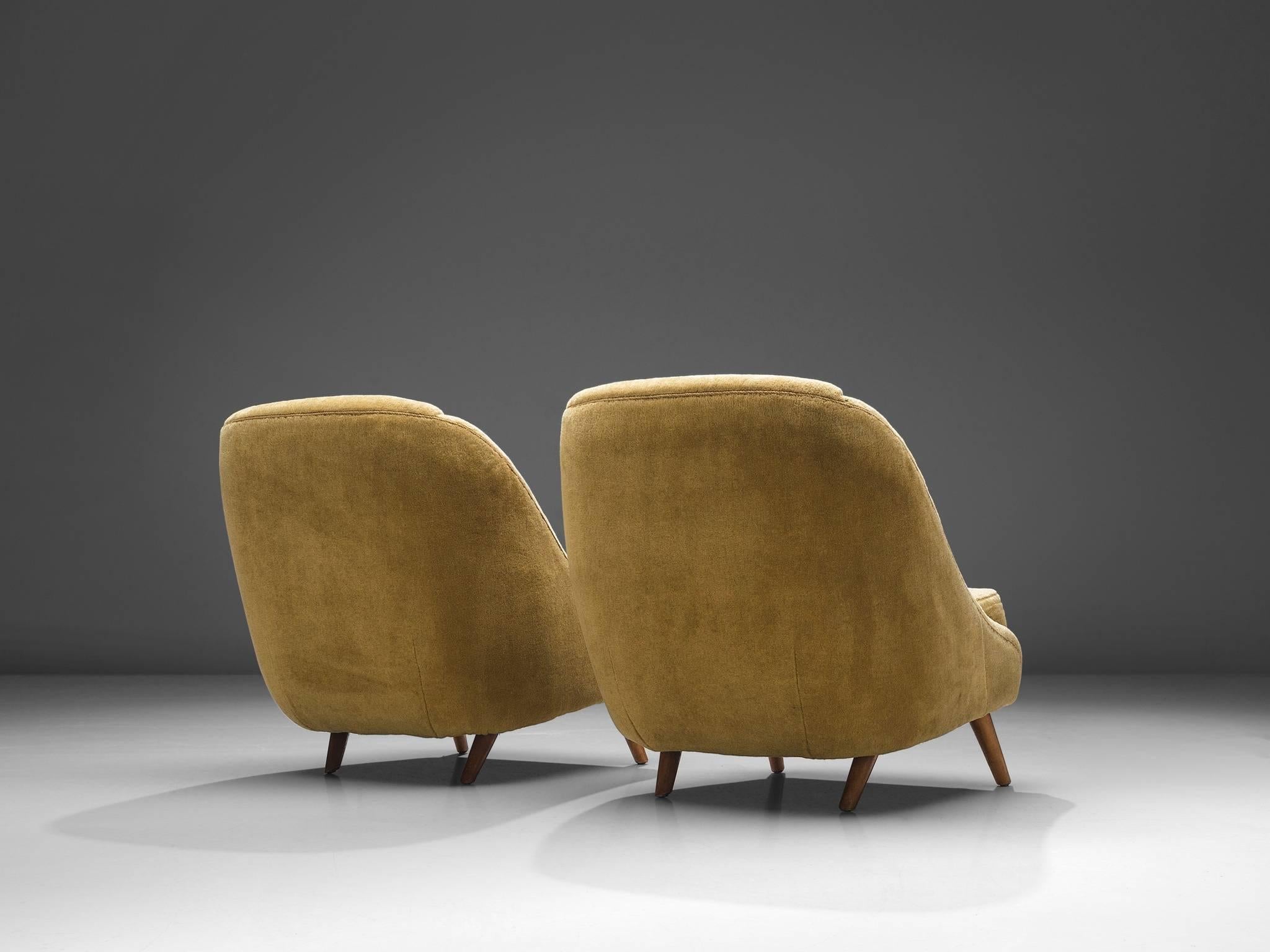 Mid-Century Modern Pair of French Shell Club Chairs