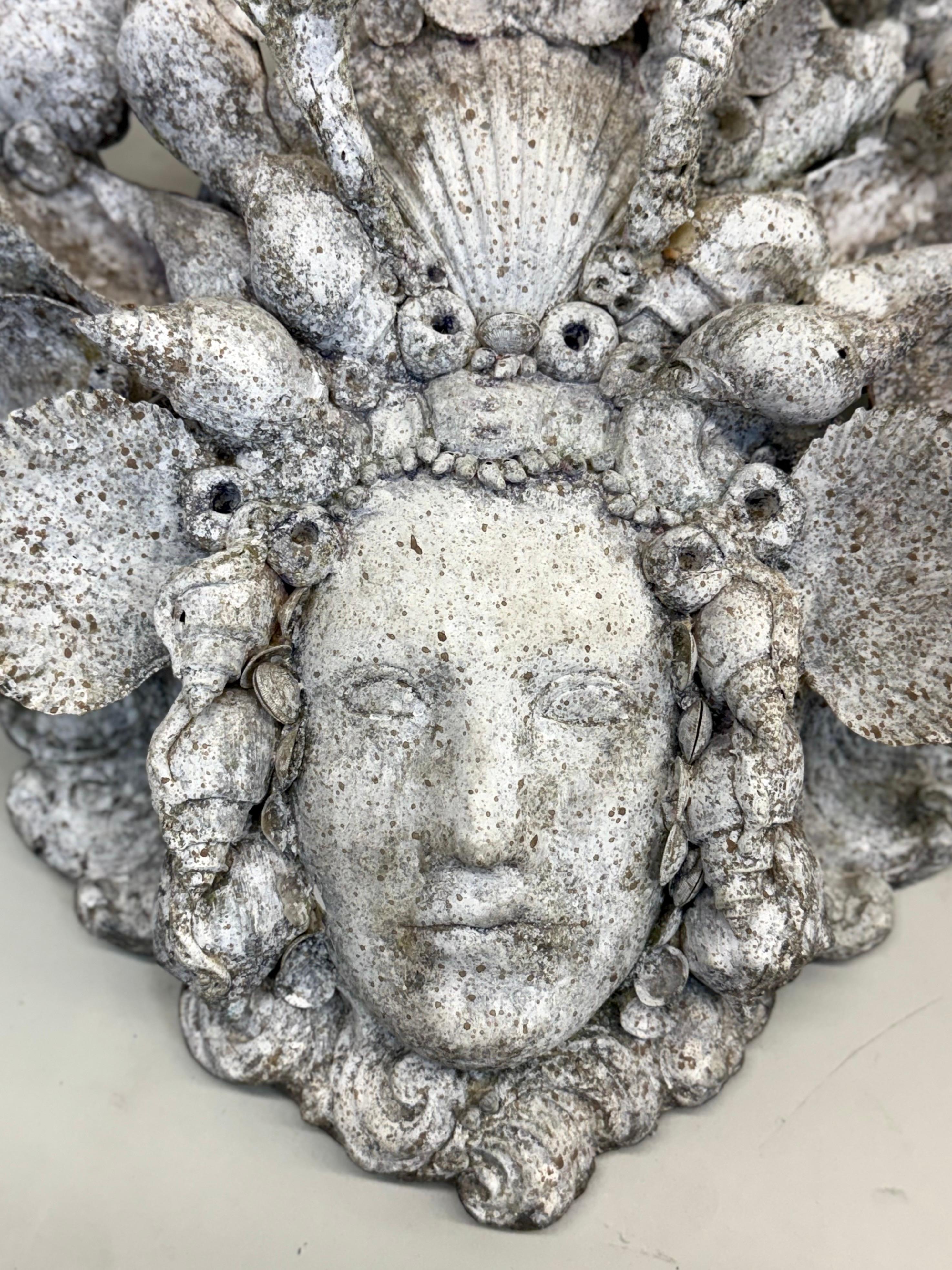 COPPIA di sculture francesi in conchiglia e gesso, Serge Roche per Maison Jansen, 1930-1940 In condizioni buone in vendita a New York, NY