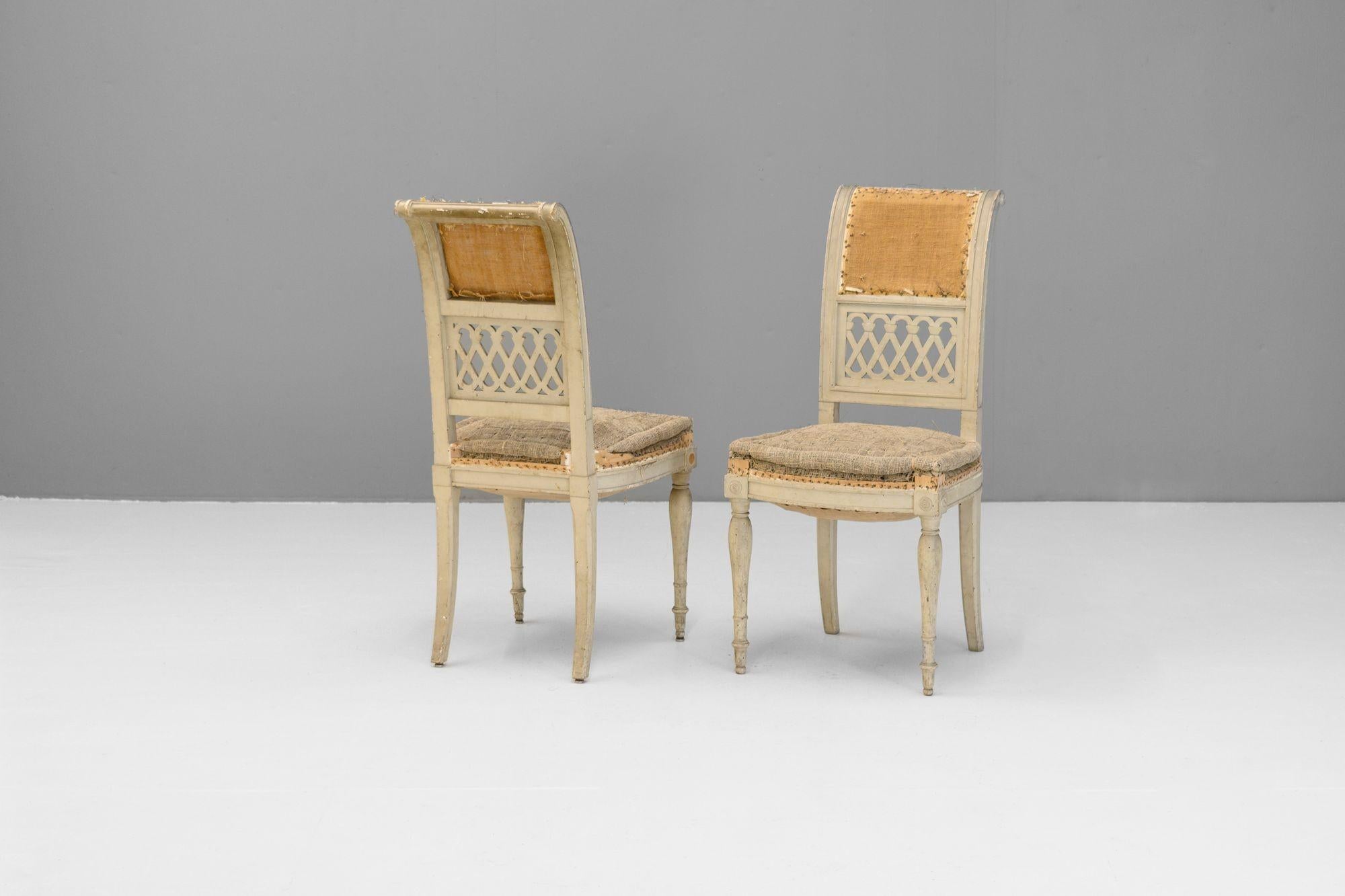 Paire de chaises d'appoint françaises en peinture d'origine. Circa 1890


H 91cm (SH 46cm) x L 45cm x P 51cm