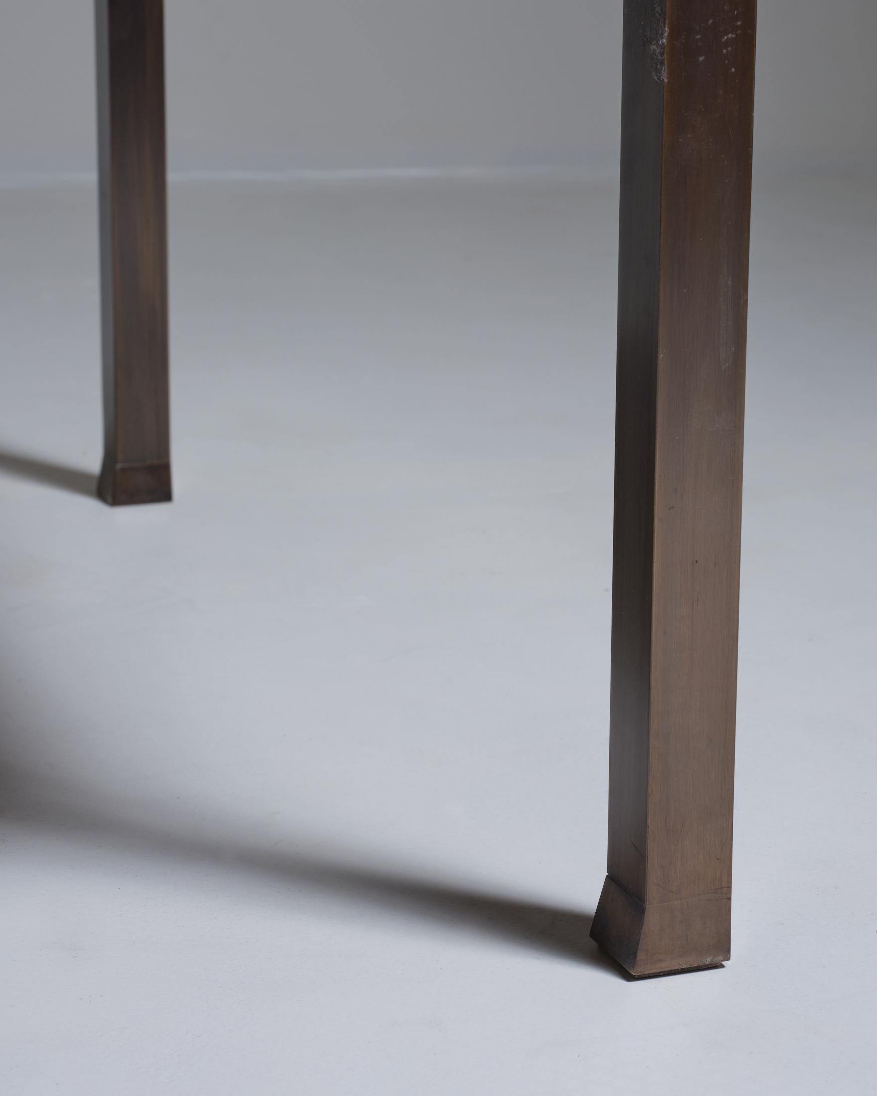 Moulage Paire de tables d'appoint français en vente