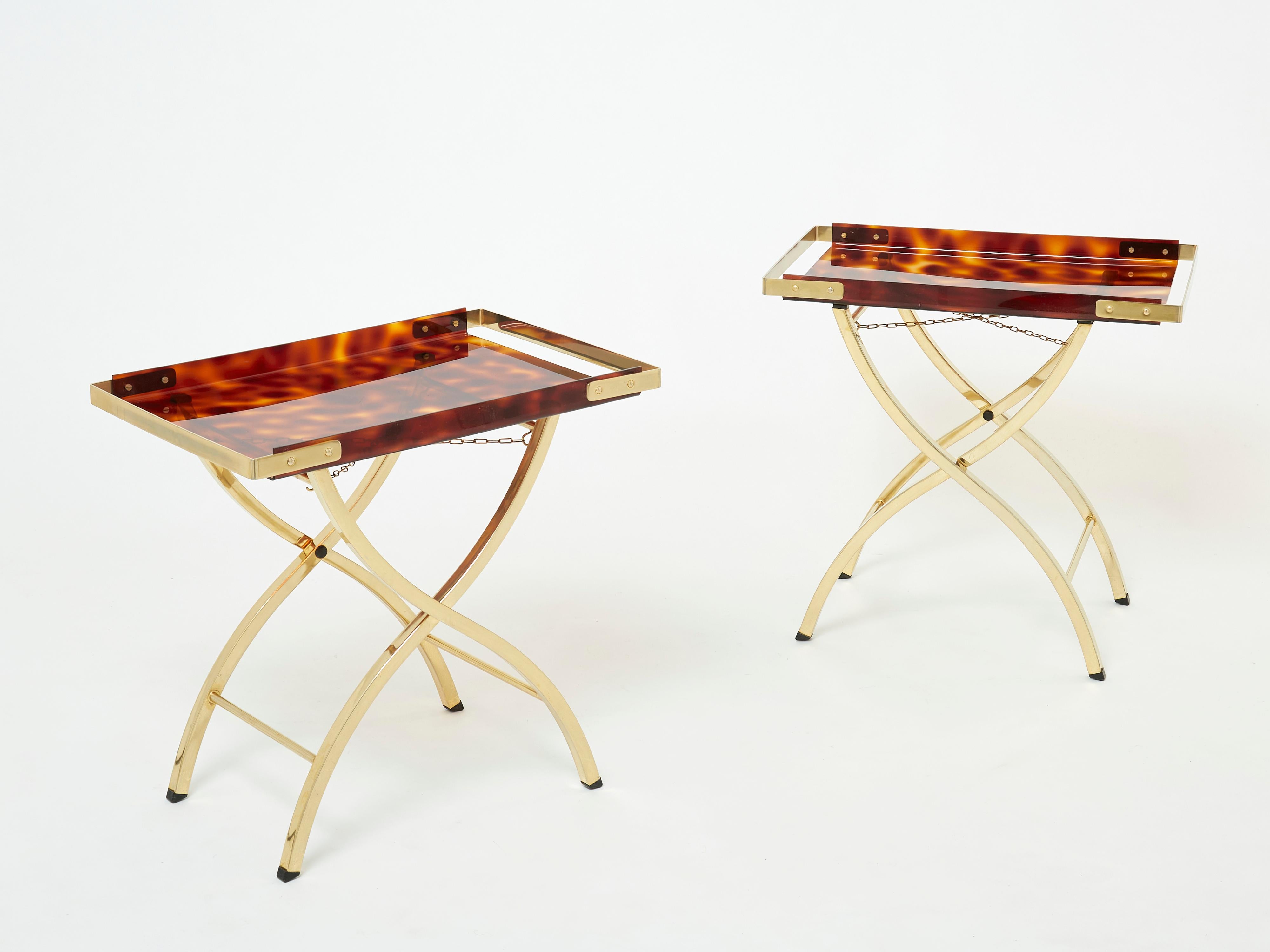 Mid-Century Modern Paire de tables à plateaux d'appoint françaises en laiton imitation écaille Maison Mercier, années 1970