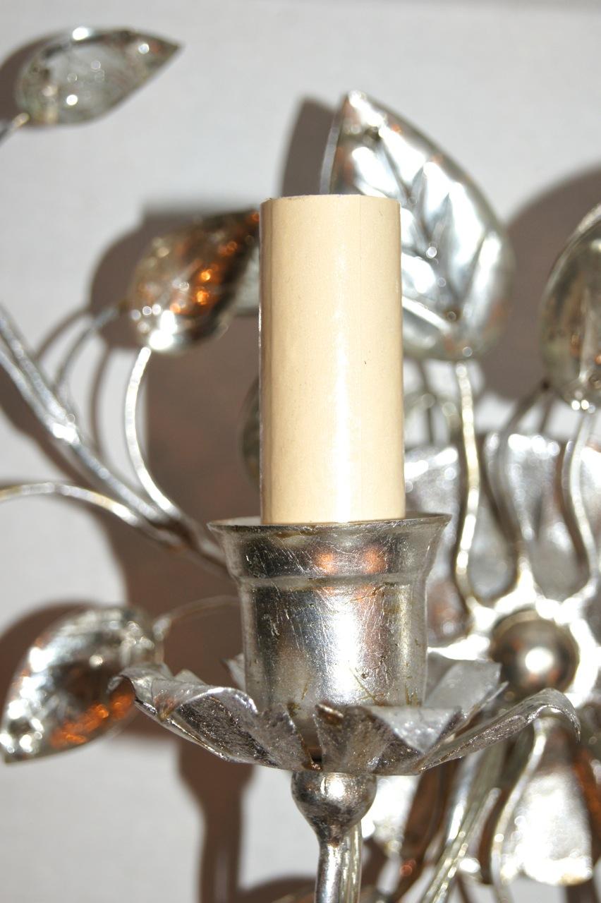 Coppia di lampade francesi con foglie d'argento In condizioni buone in vendita a New York, NY