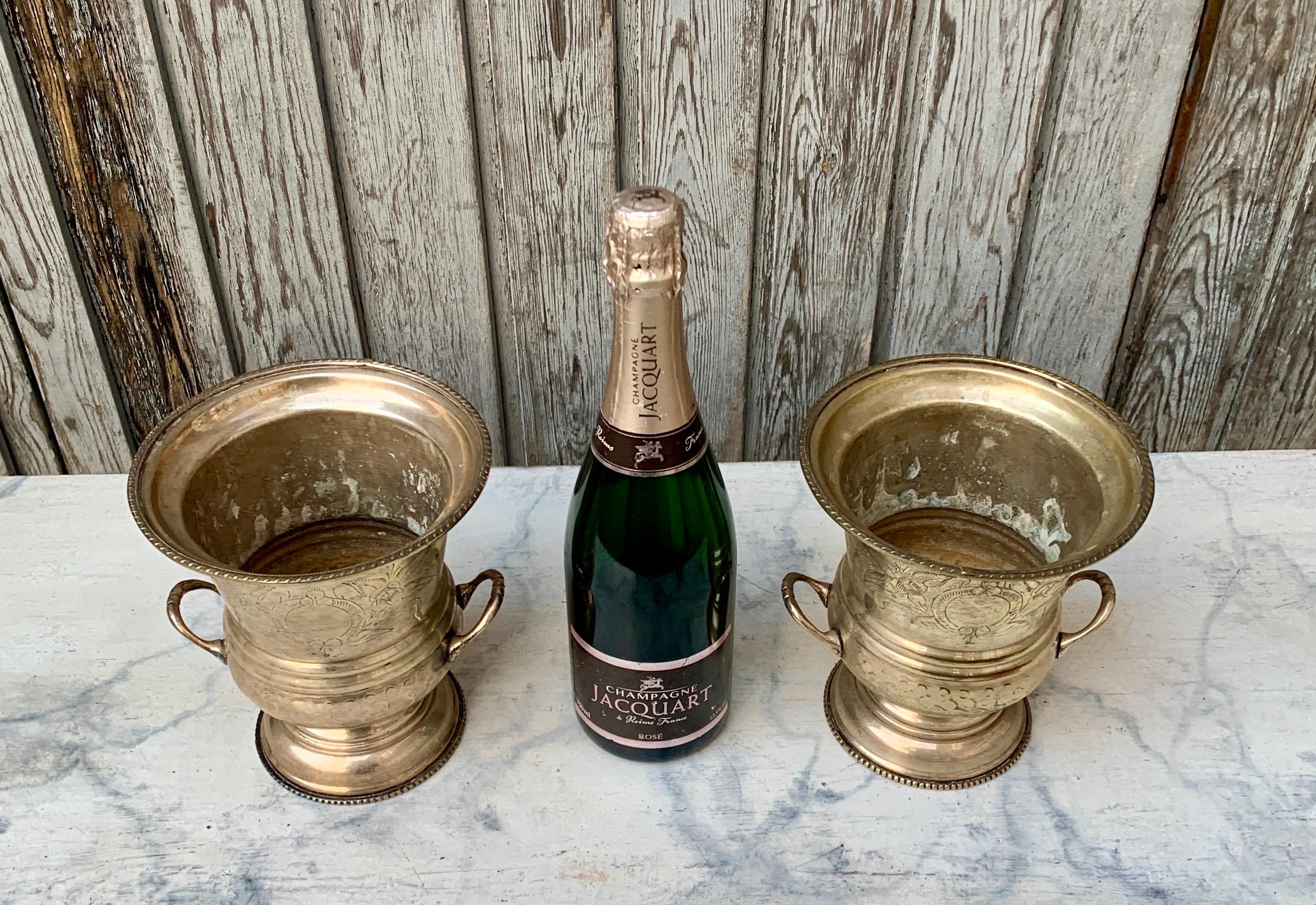 Pareja de cubiteras francesas de plata para champán Artículos de bar Hecho a mano en venta