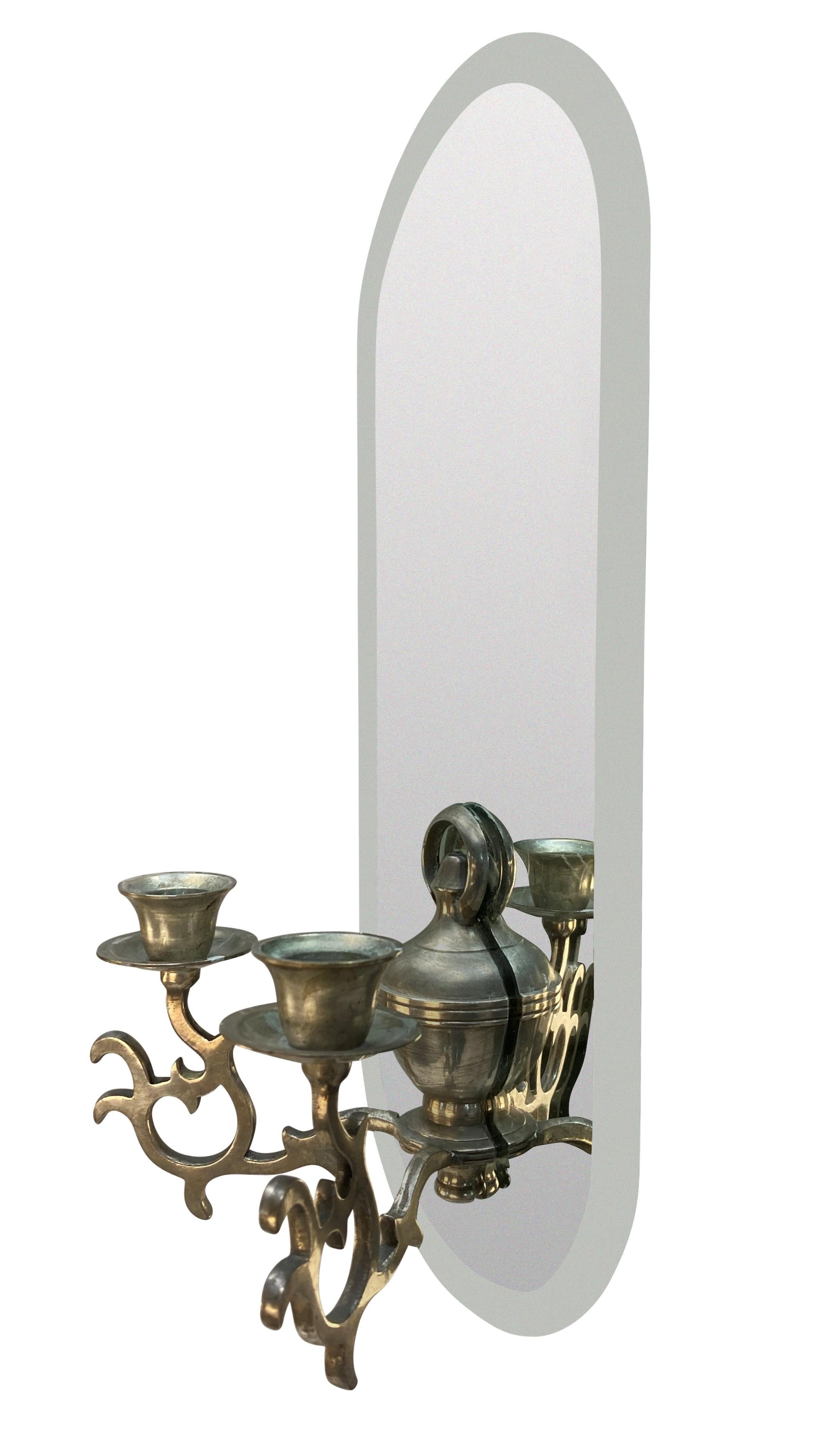 Mid-Century moderno Coppia di Girandole francesi placcate in argento con retro a specchio in vendita