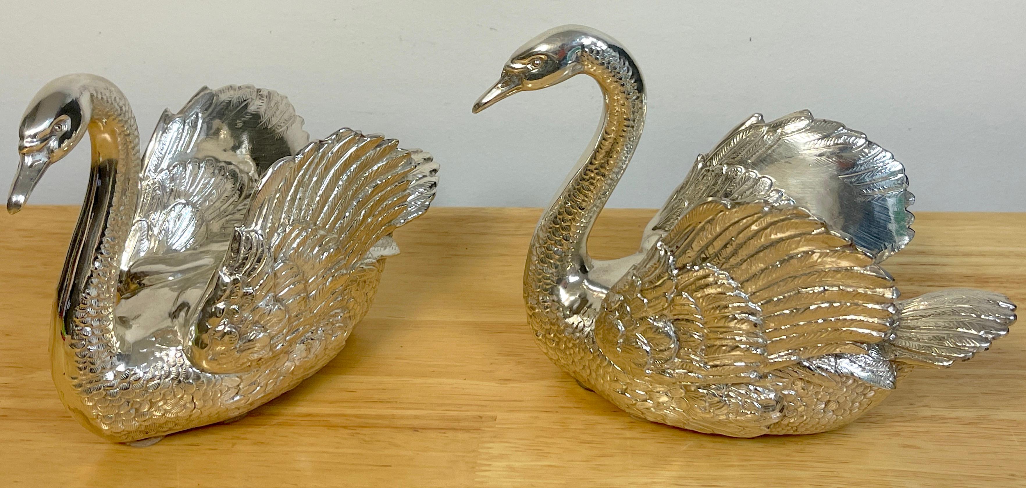 Paar französische versilberte Bronzeschwanen aus Bronze (Französisch) im Angebot