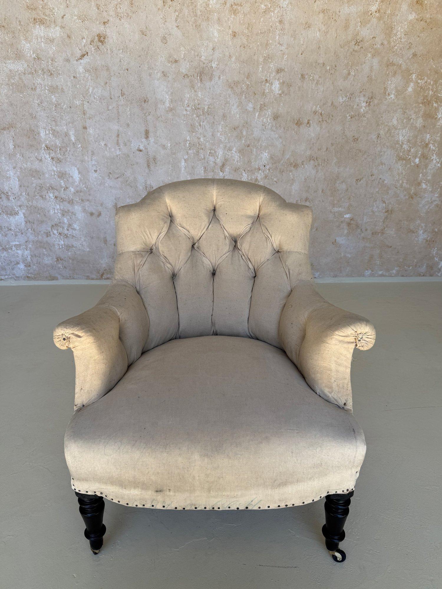 Tappezzeria Coppia di poltrone francesi Napoleone III in scala ridotta con imbottitura a diamante in vendita