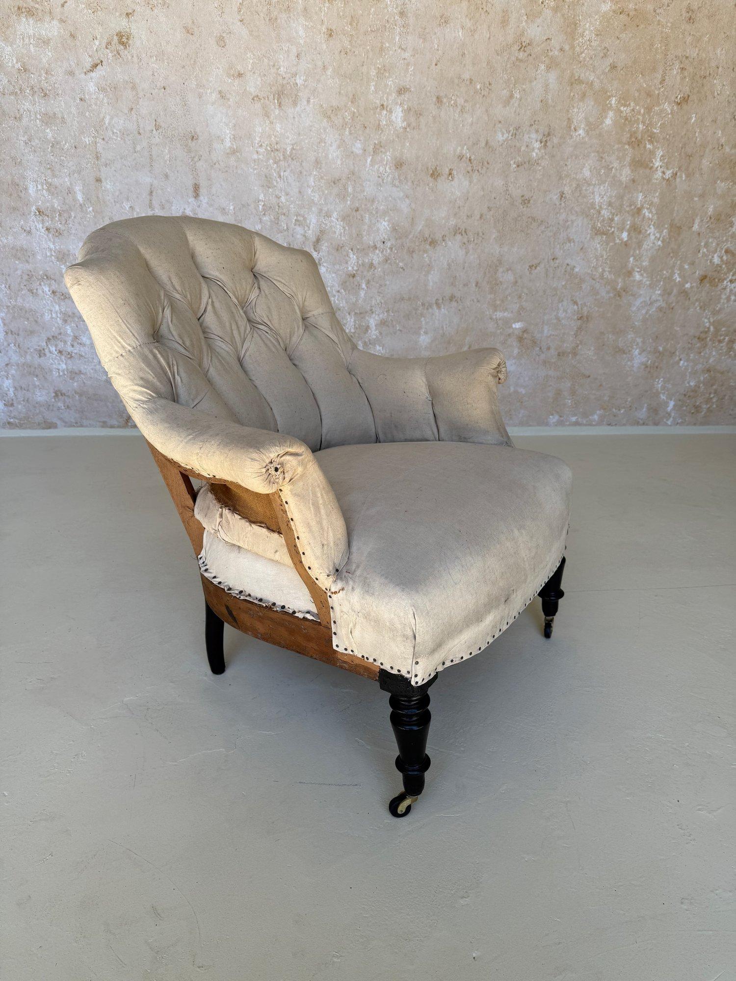 Coppia di poltrone francesi Napoleone III in scala ridotta con imbottitura a diamante in vendita 2