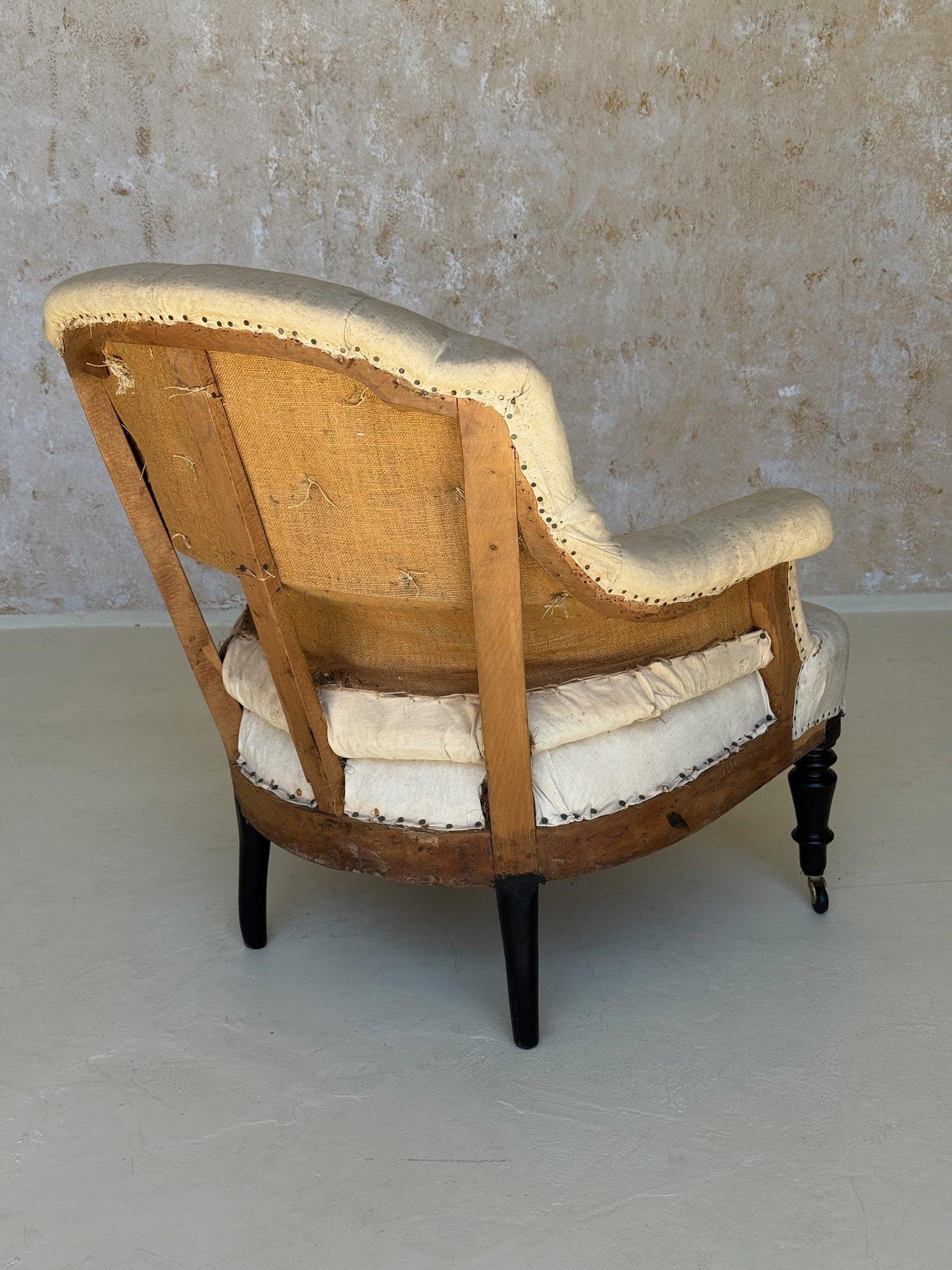 Coppia di poltrone francesi Napoleone III in scala ridotta con imbottitura a diamante in vendita 3