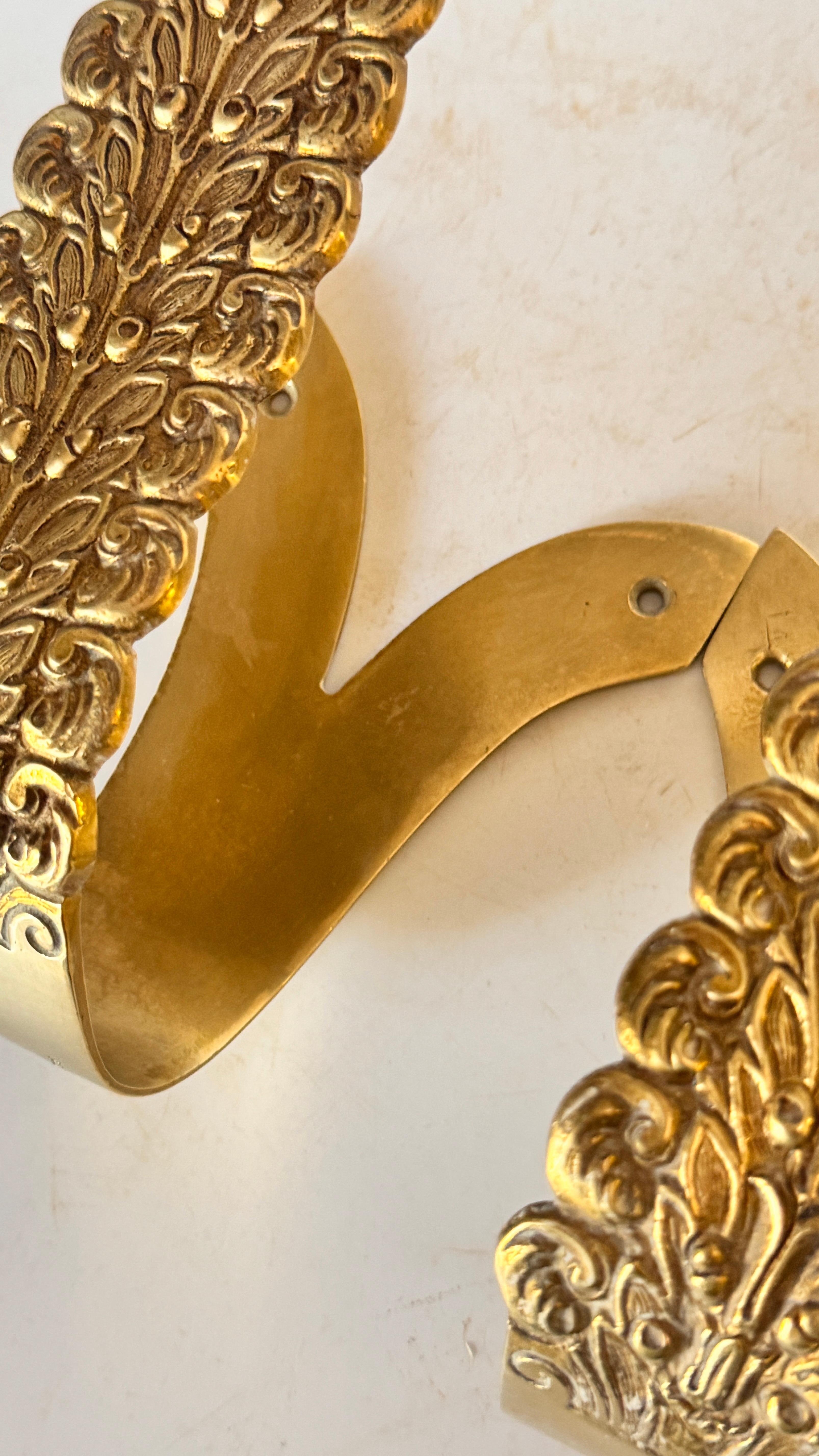 Paar französische Vorhanghalter aus massivem Messing - Blumenmotiv - 1970er Jahre im Angebot 1