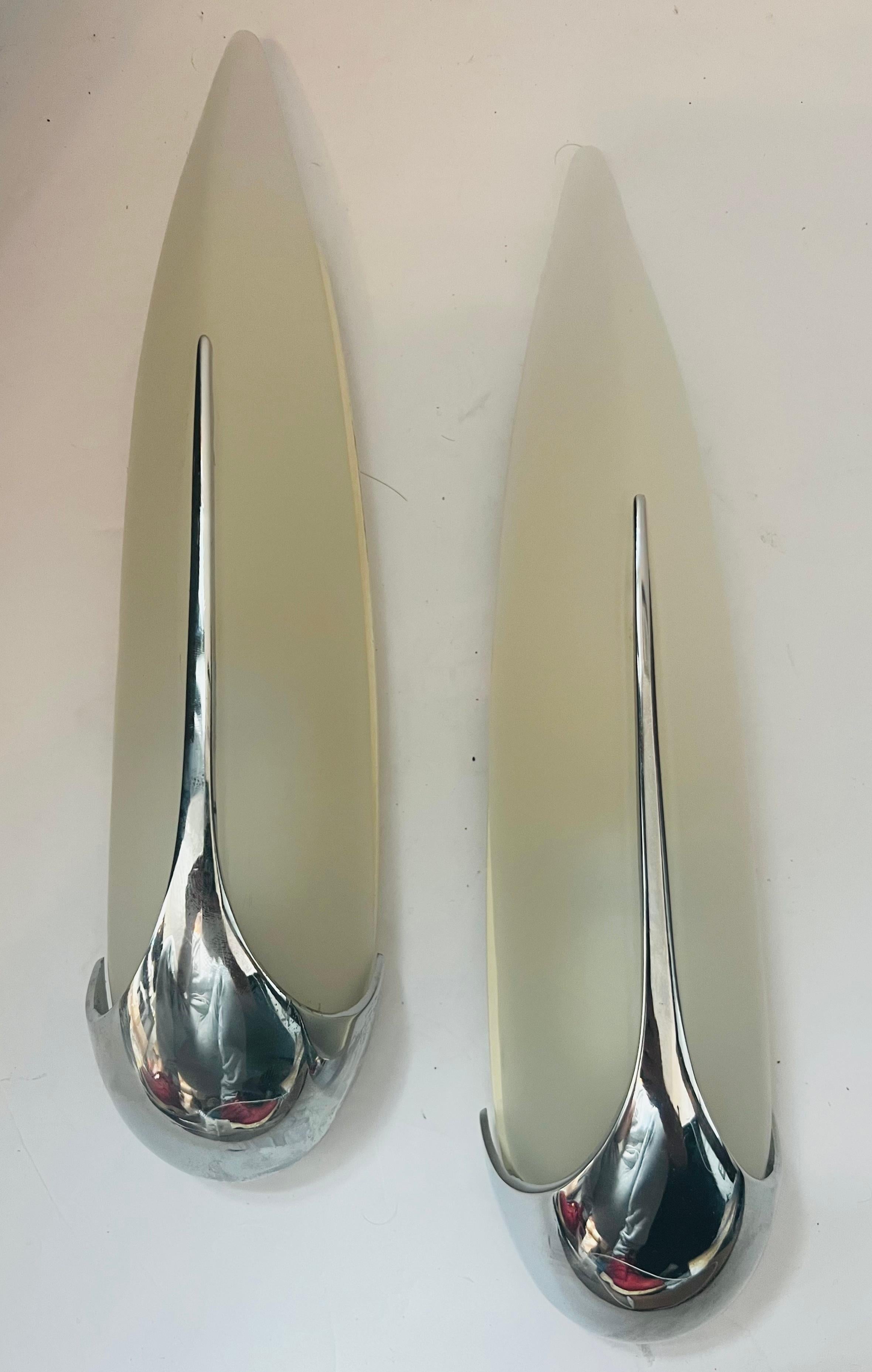 Pair of French Space Age 1990s Wall Lamps For Sale 4