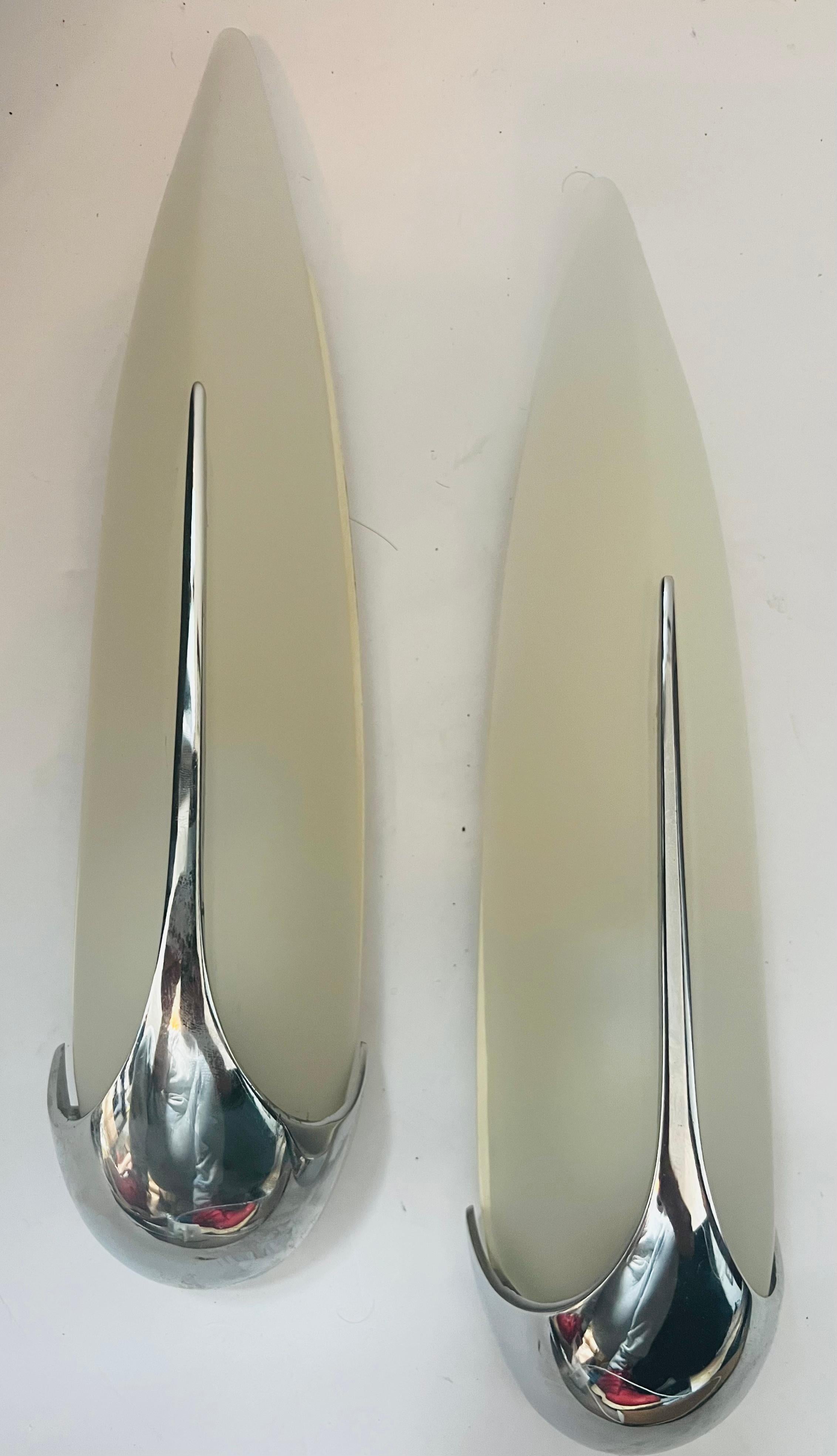 Pair of French Space Age 1990s Wall Lamps For Sale 5