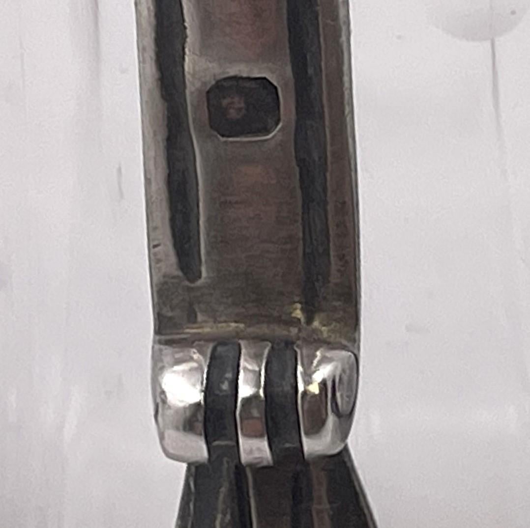 Paire de carafes/pichets en argent et verre taillé Fin du 19e siècle en vente 4