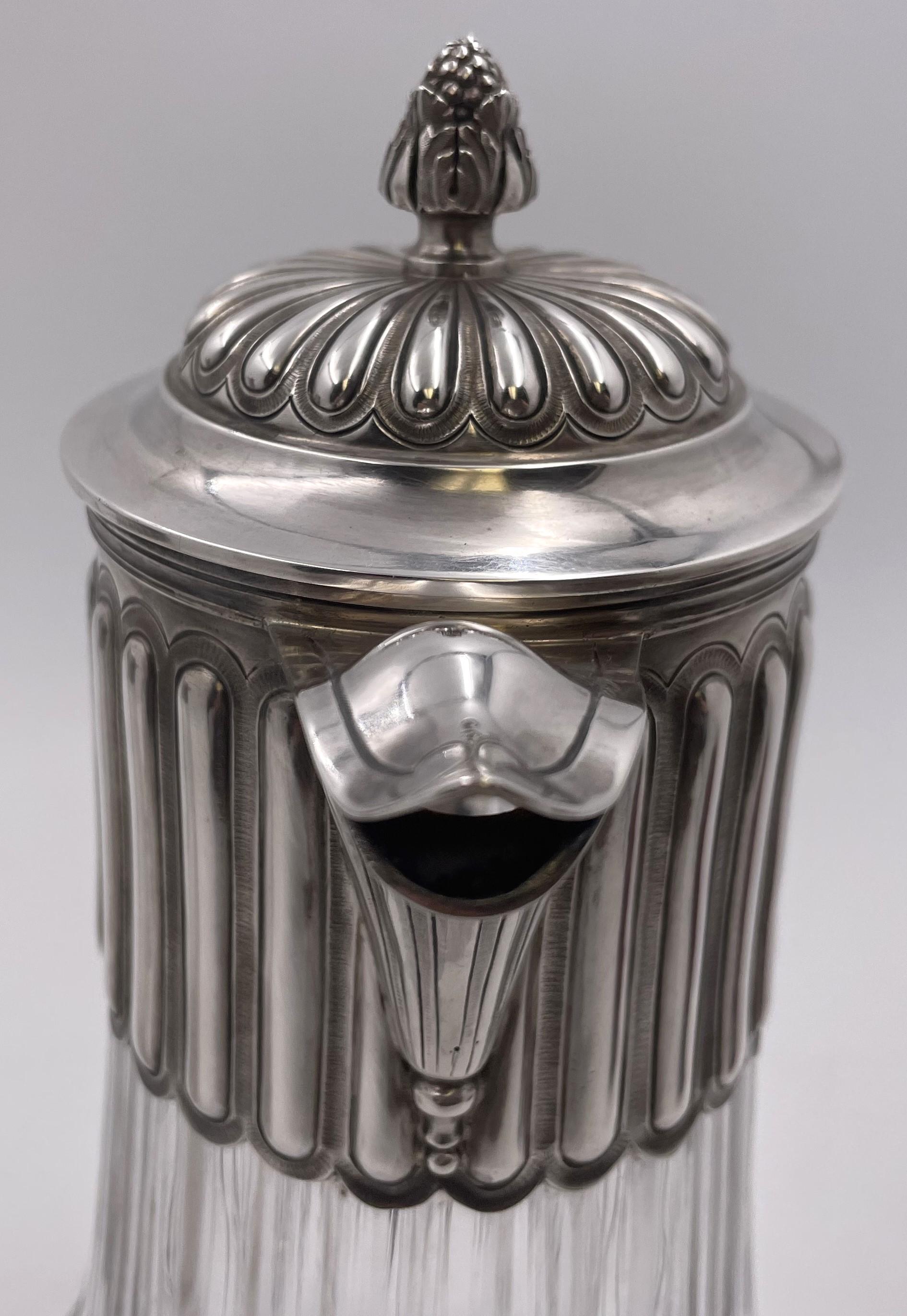 XIXe siècle Paire de carafes/pichets en argent et verre taillé Fin du 19e siècle en vente