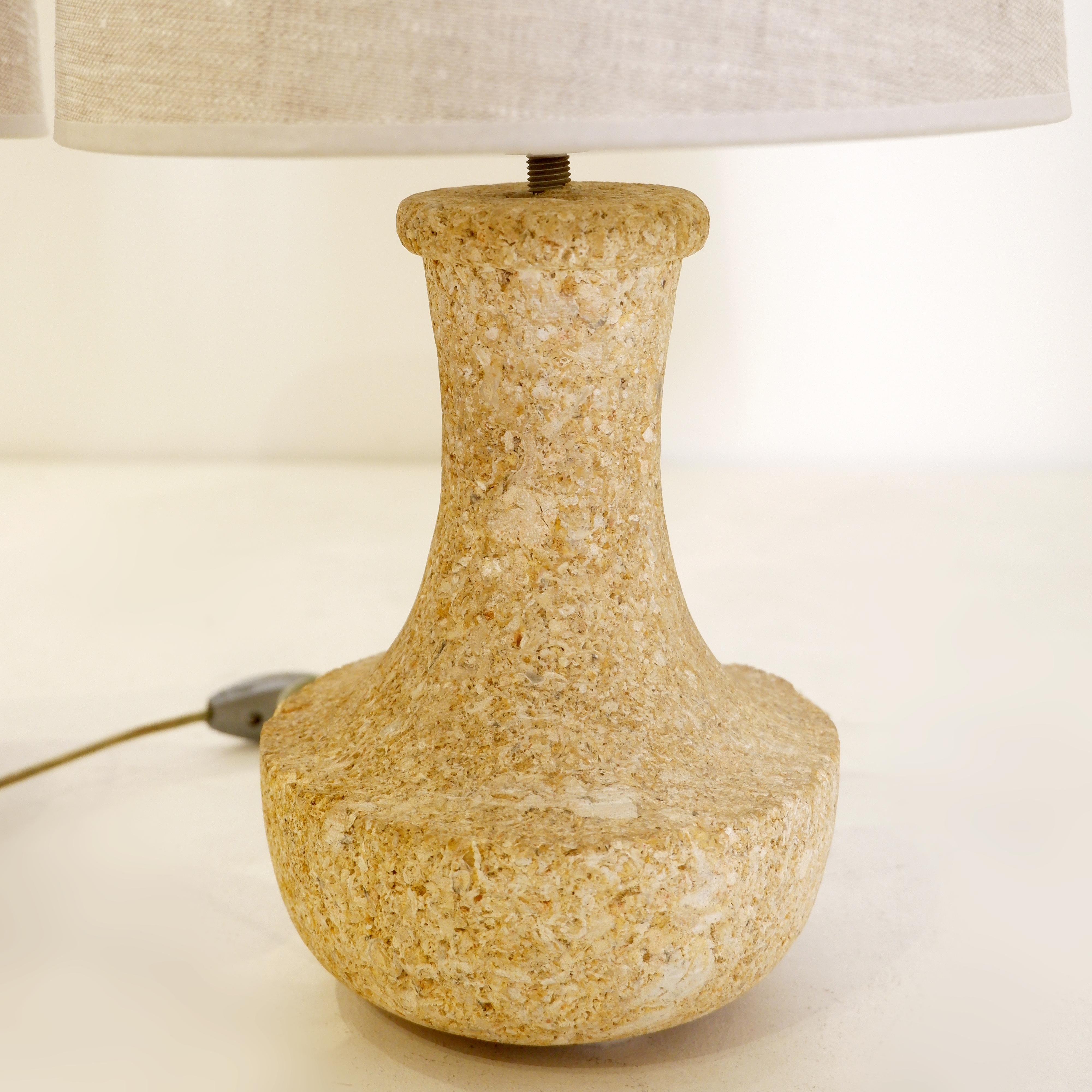 Paire de lampes françaises en pierre, années 1970 - nouvel abat-jour en lin en vente 6