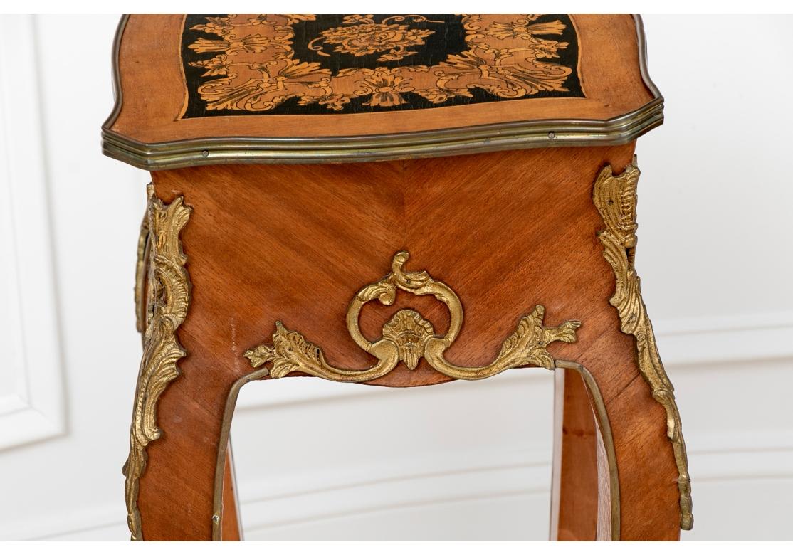 Pair of French Tall Marquetry dekoriert End Tables im Angebot 5