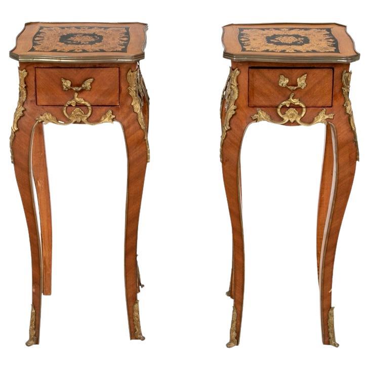 Pair of French Tall Marquetry dekoriert End Tables im Angebot
