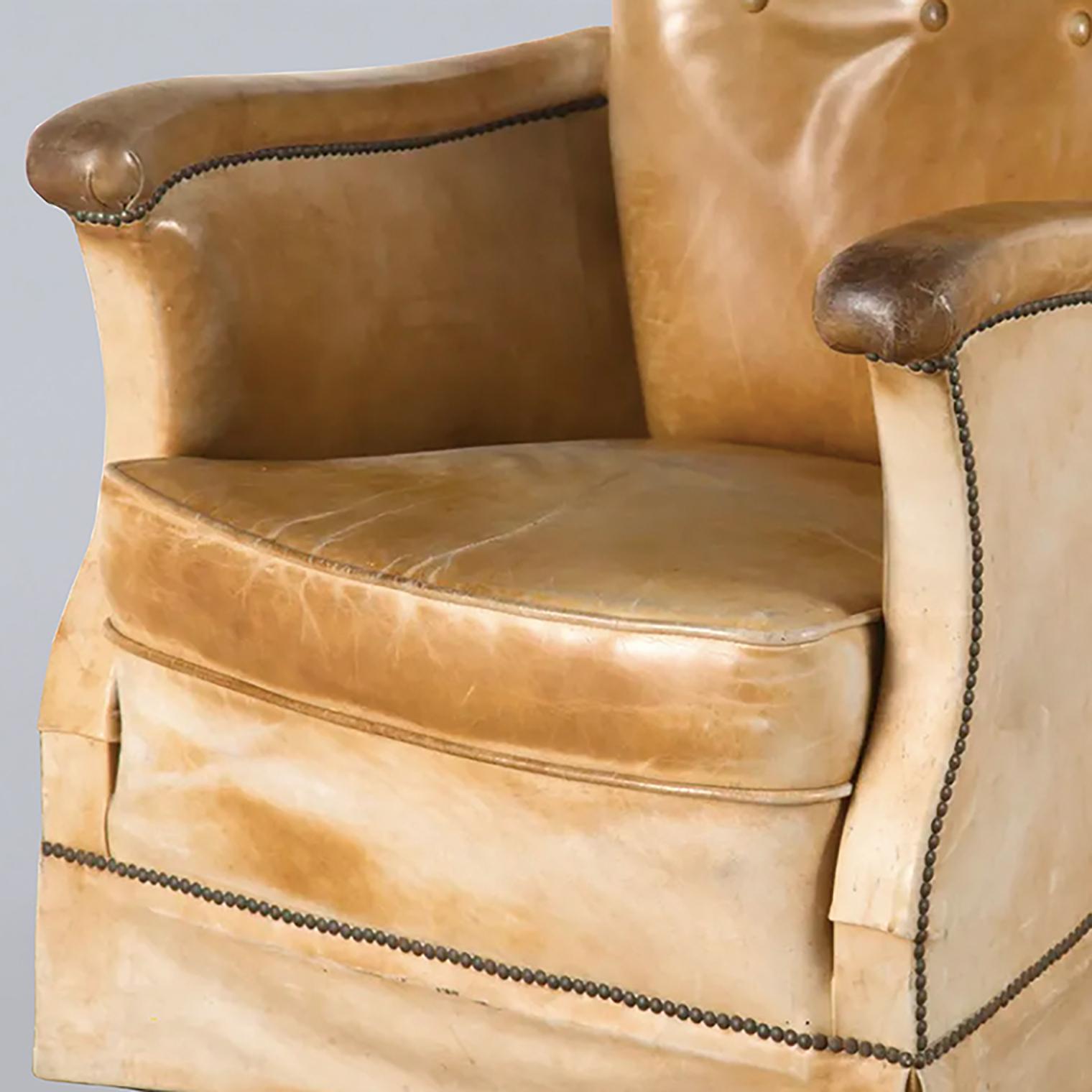 20th Century Pair of French Tan Leather Chairs For Sale