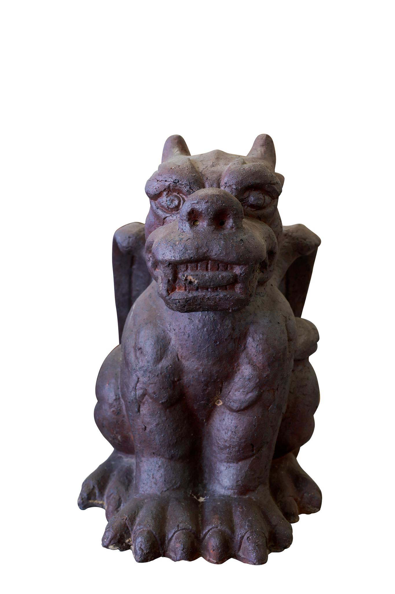 Pair of French Terracotta Gargoyles Francés en venta