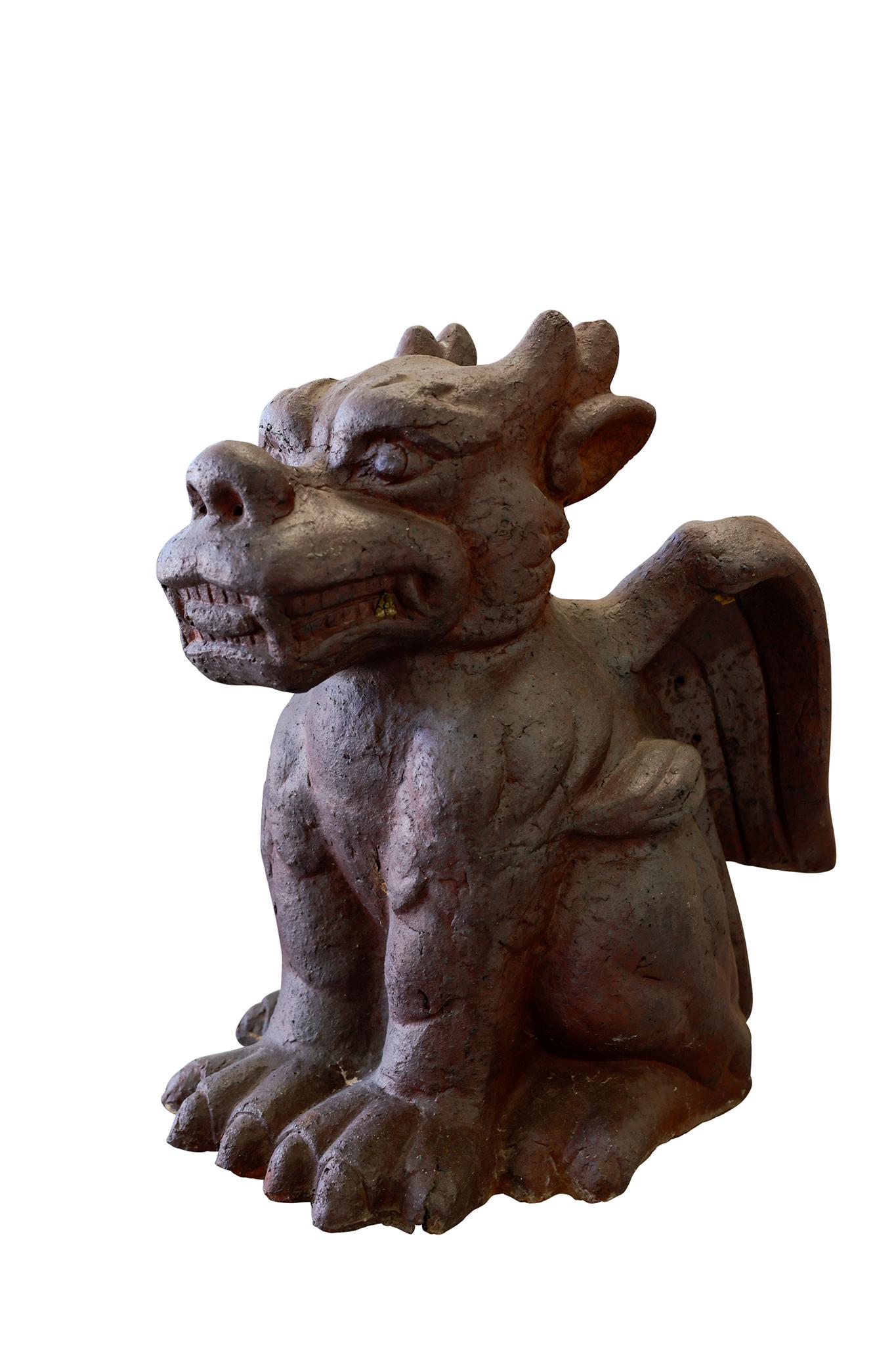 Pair of French Terracotta Gargoyles en Bueno estado para la venta en Round Top, TX