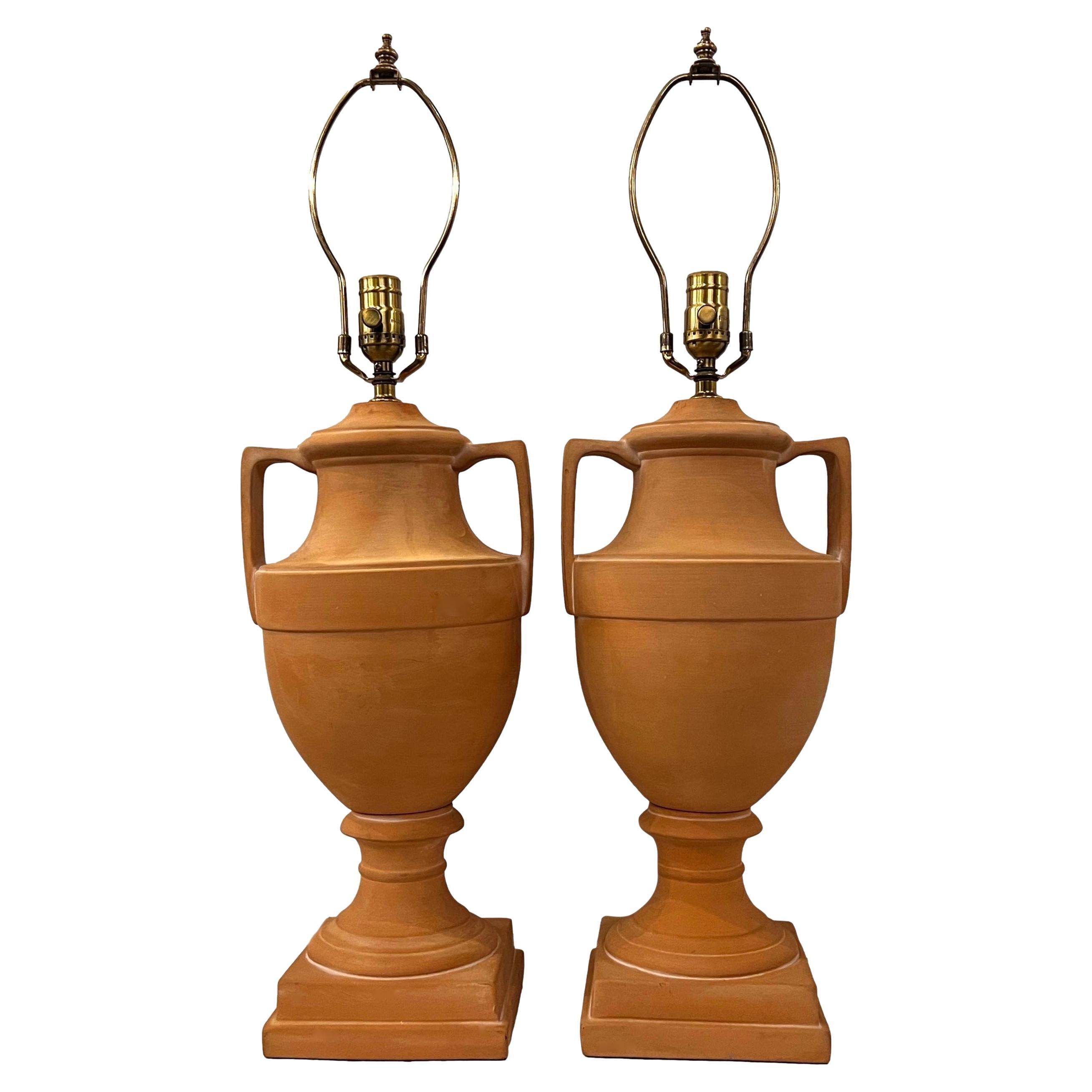 Paar französische Terrakotta-Tischlampen