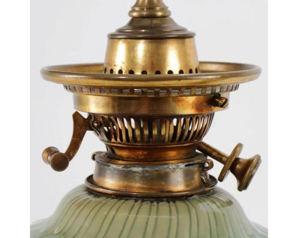 Paar französische Theodore Deck Ormolu-gefasste Celadon-Porzellanlampen im Zustand „Gut“ im Angebot in New York, NY