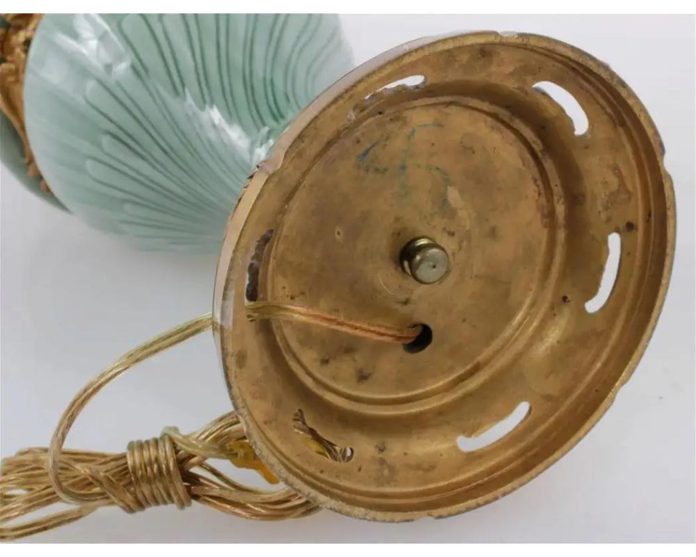 Paire de lampes françaises Theodore Deck en porcelaine céladon montées en bronze doré en vente 1