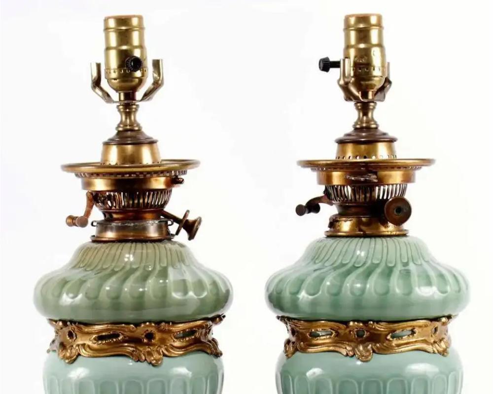 Paire de lampes françaises Theodore Deck en porcelaine céladon montées en bronze doré en vente 2
