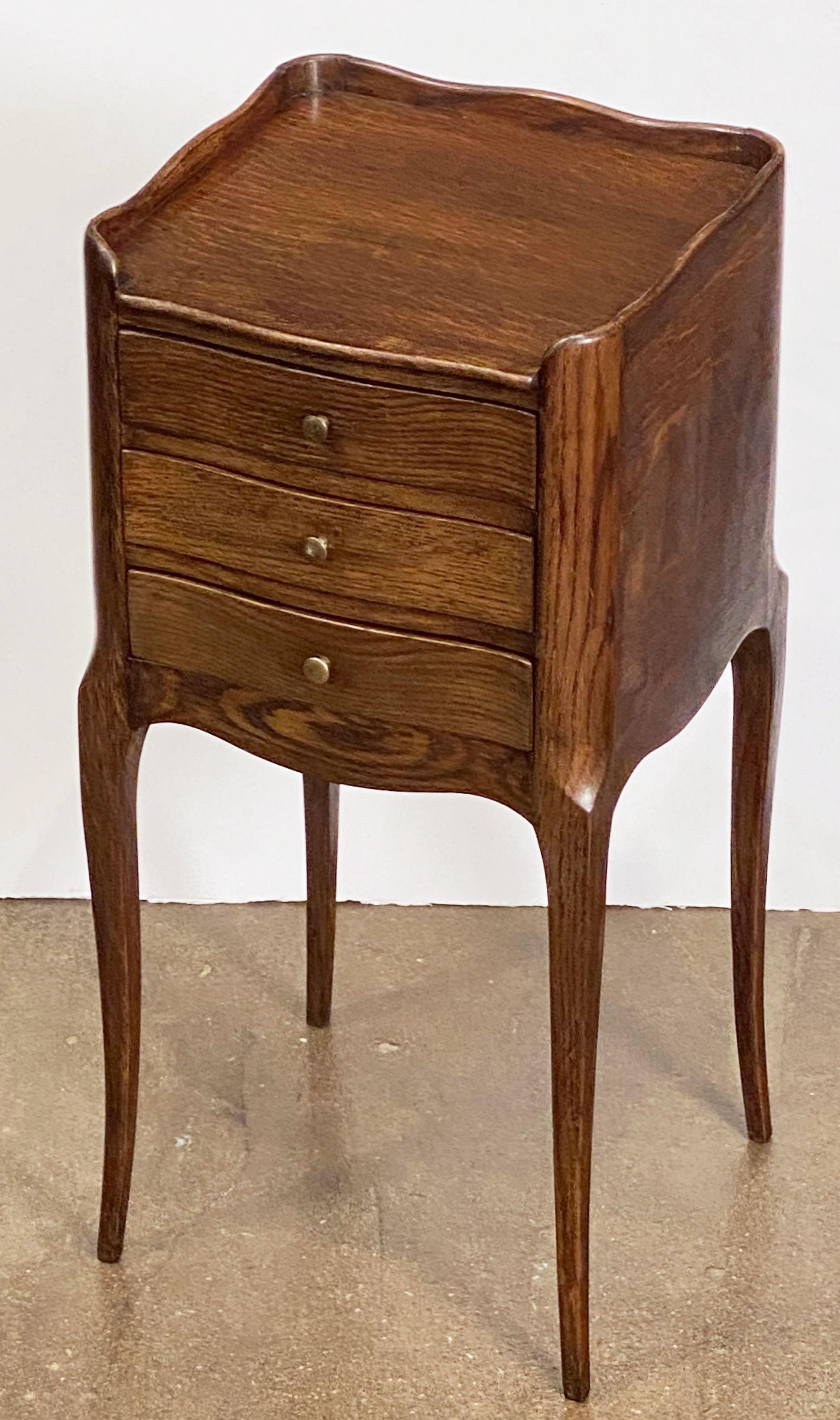 Pair of French Three-Drawer Bedside End Tables or Nightstands of Oak 8