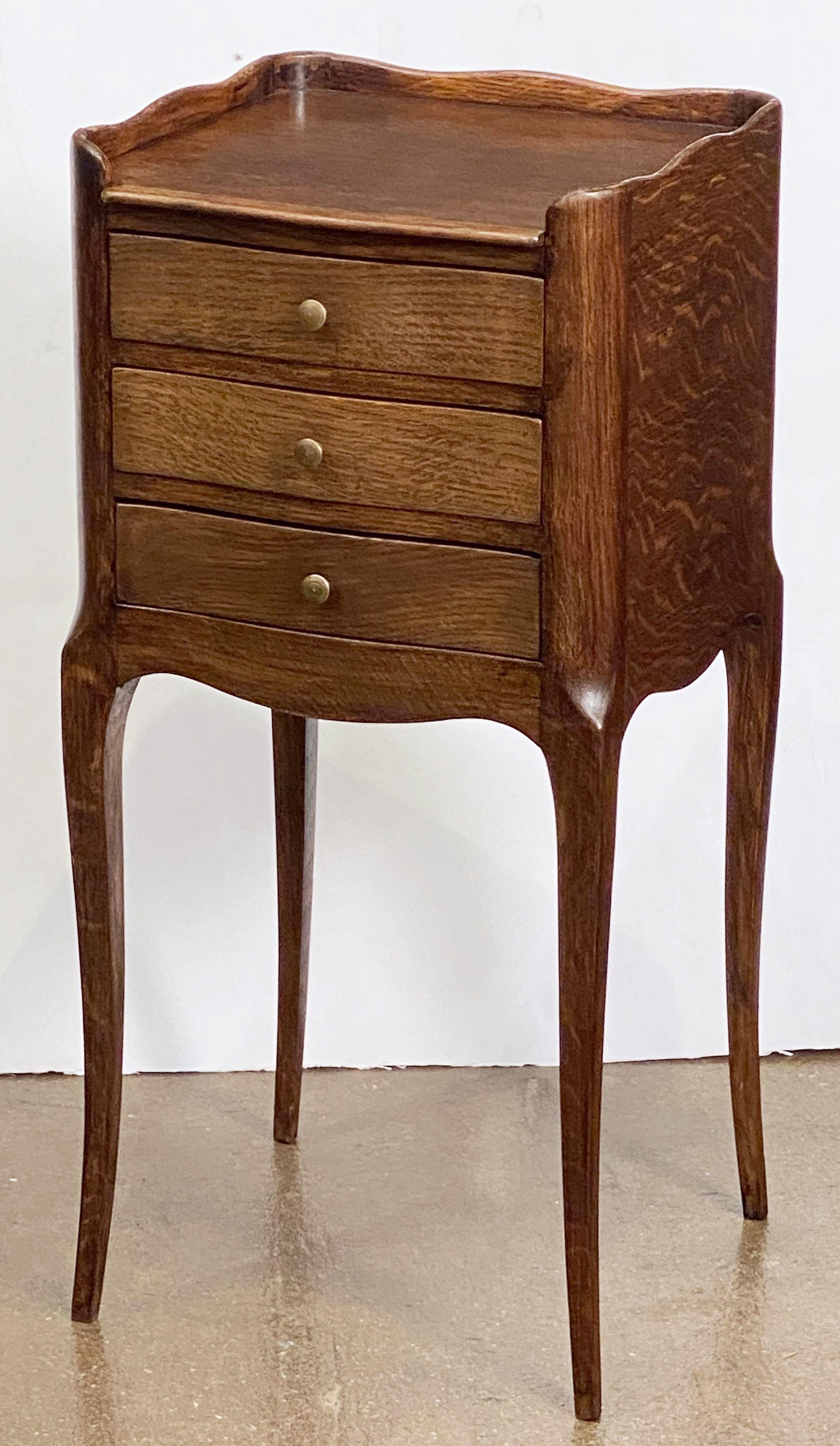 Pair of French Three-Drawer Bedside End Tables or Nightstands of Oak 10