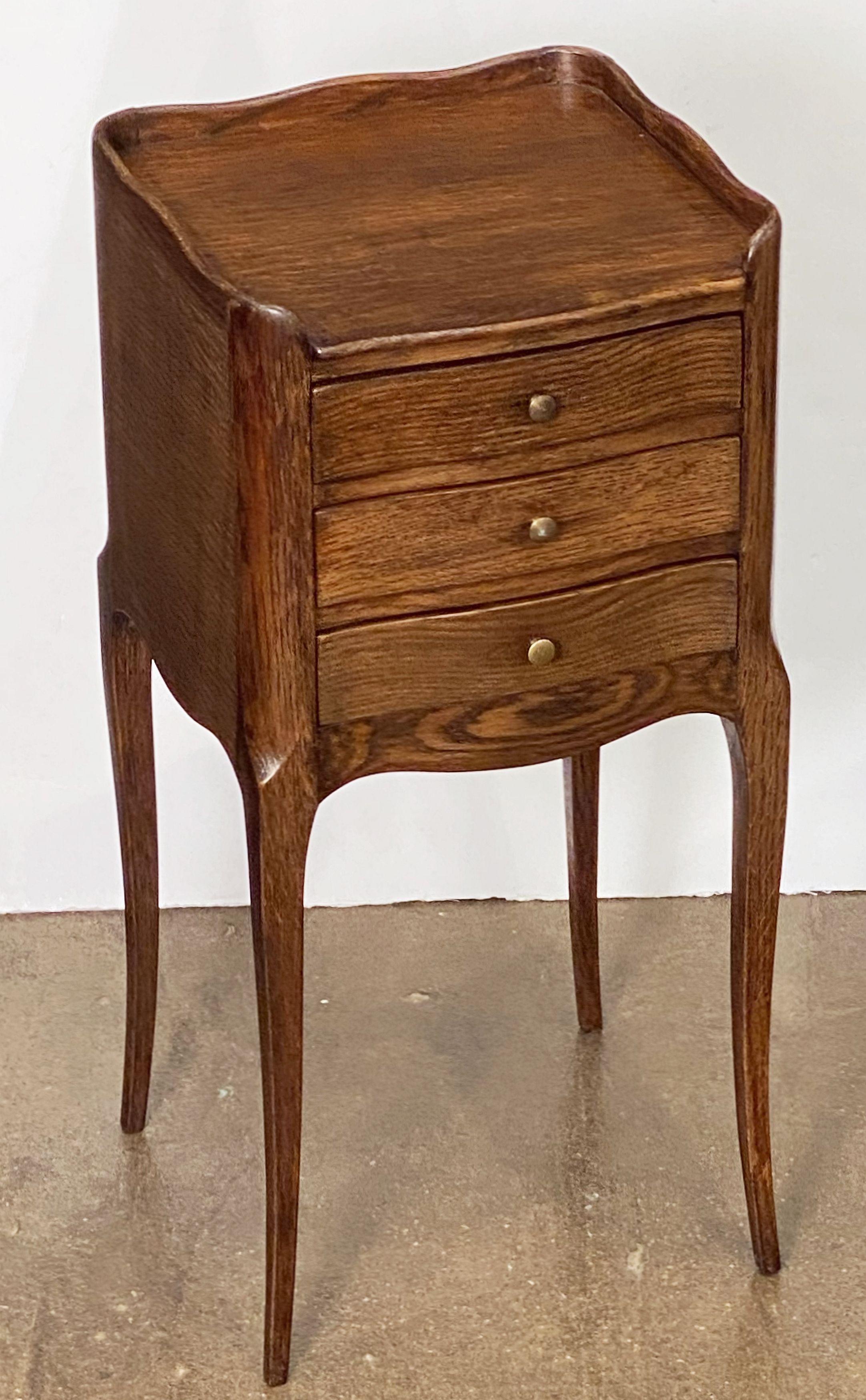 Pair of French Three-Drawer Bedside End Tables or Nightstands of Oak 13