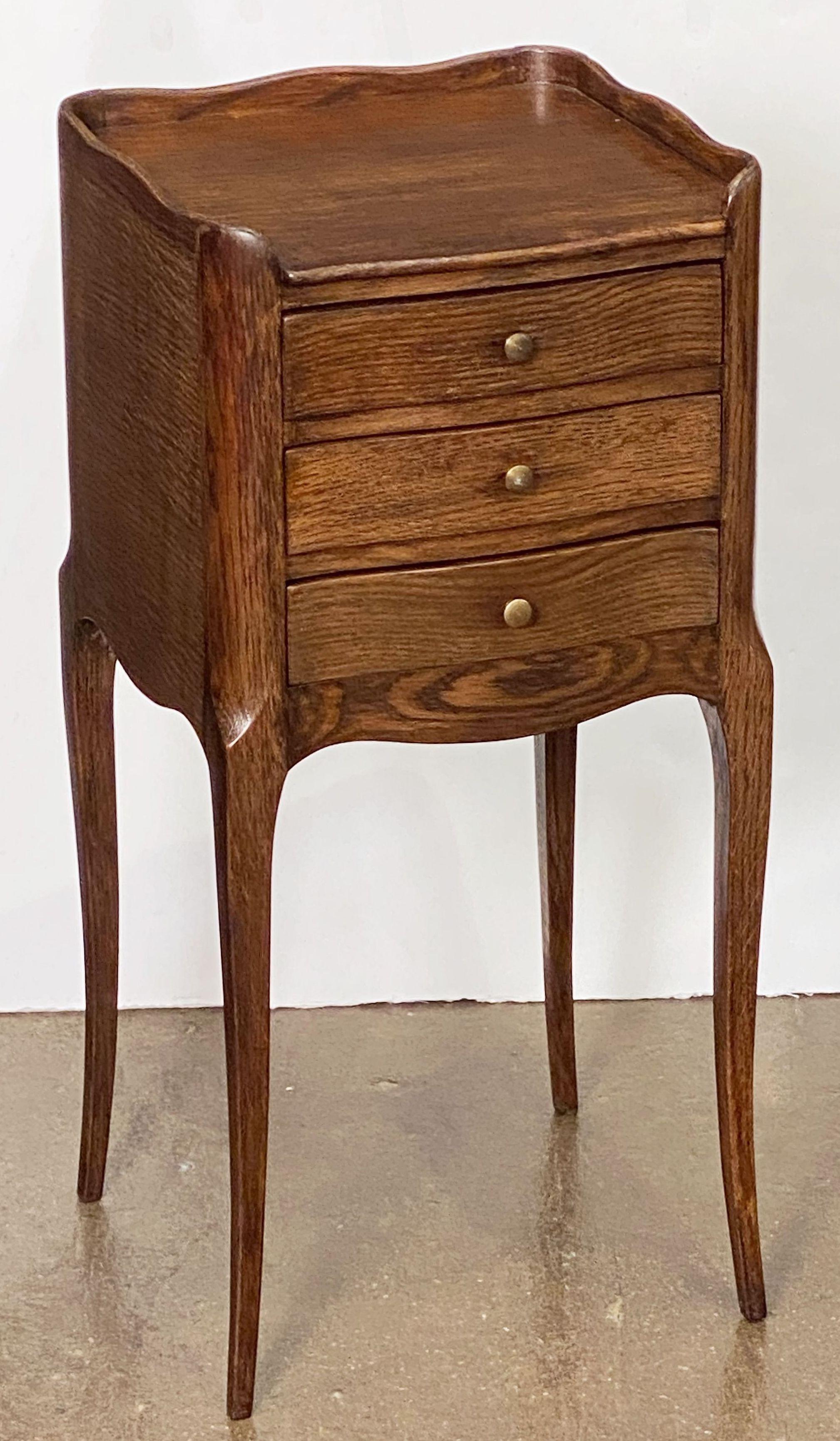 Pair of French Three-Drawer Bedside End Tables or Nightstands of Oak 1
