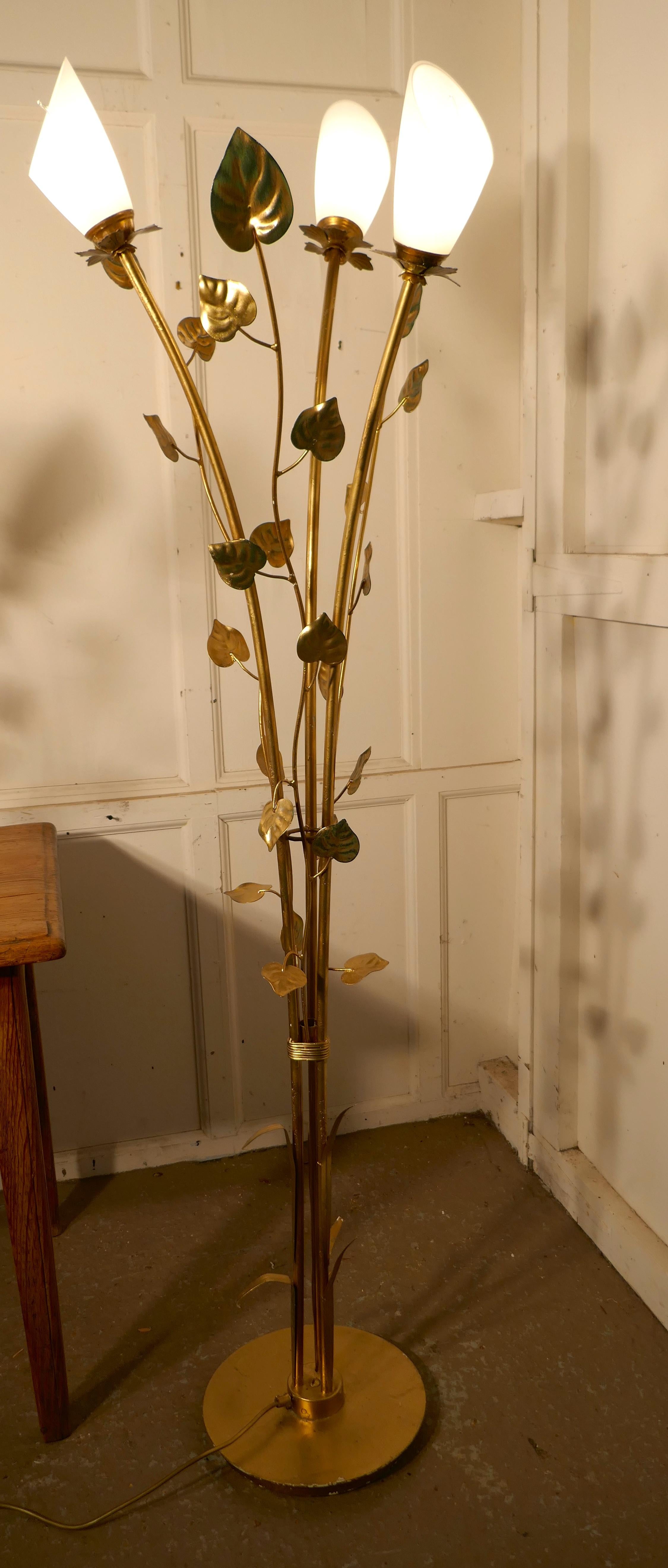 Mid-Century Modern Pair of French Toleware Lamps with Leaves in the Orangery Style, Floor and Table For Sale