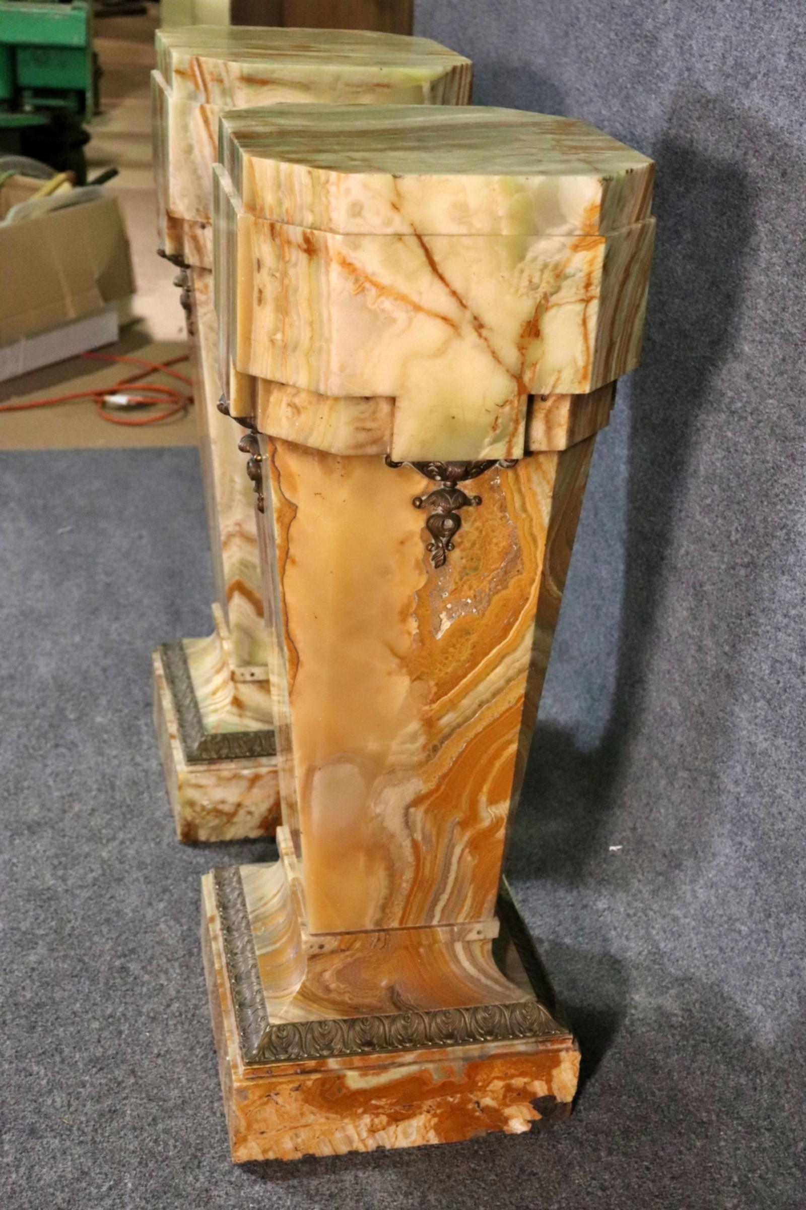 Pair of French Transitional Louis XVI to Art Deco Style Green Onyx Pedestals For Sale 7