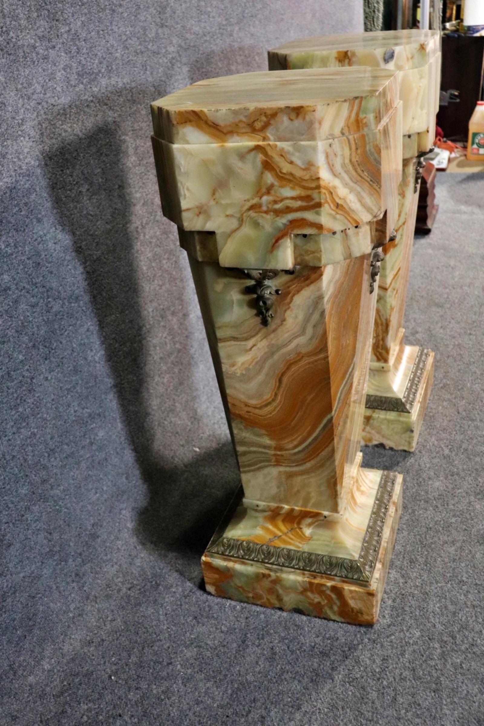 Pair of French Transitional Louis XVI to Art Deco Style Green Onyx Pedestals For Sale 10