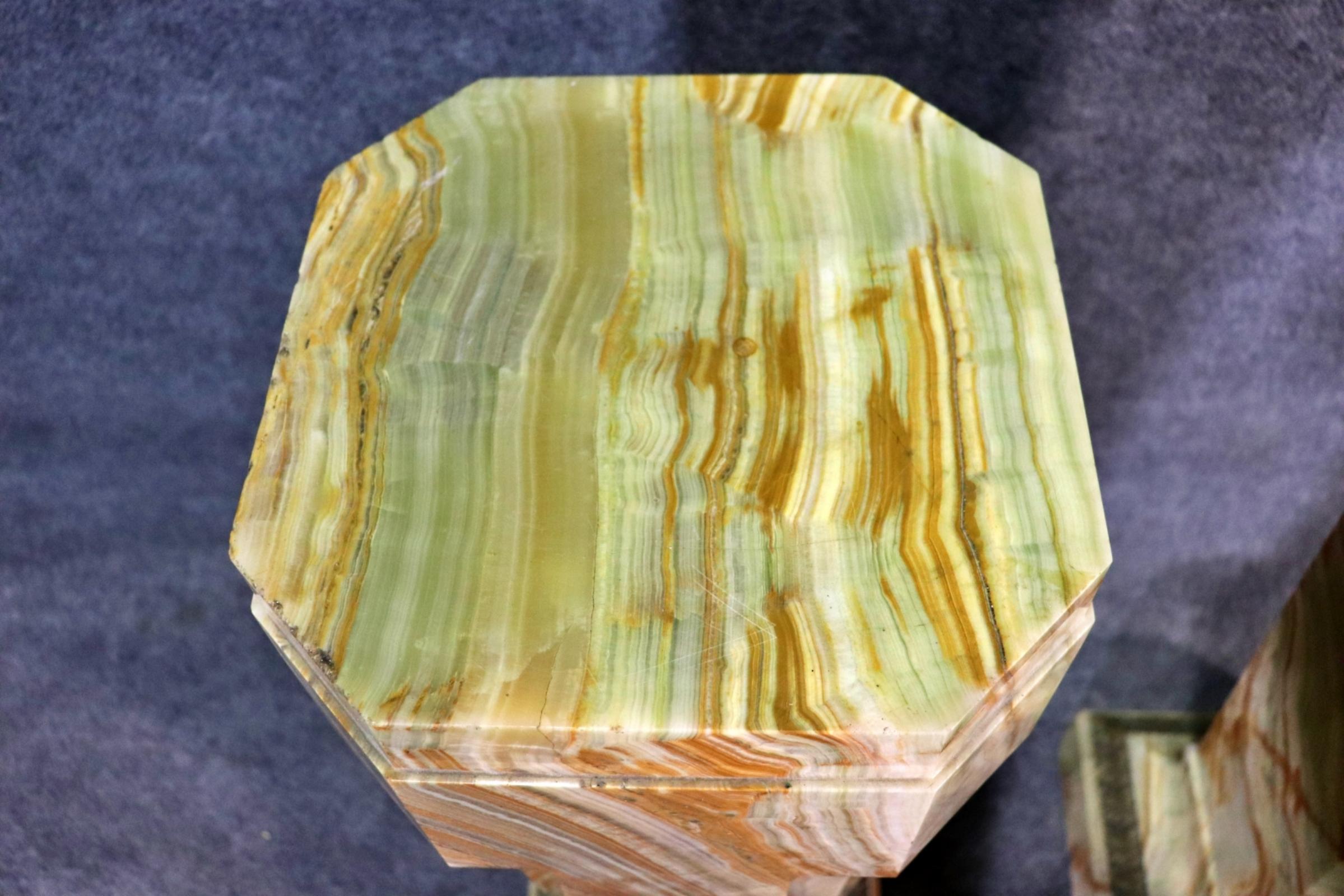 Pair of French Transitional Louis XVI to Art Deco Style Green Onyx Pedestals For Sale 2
